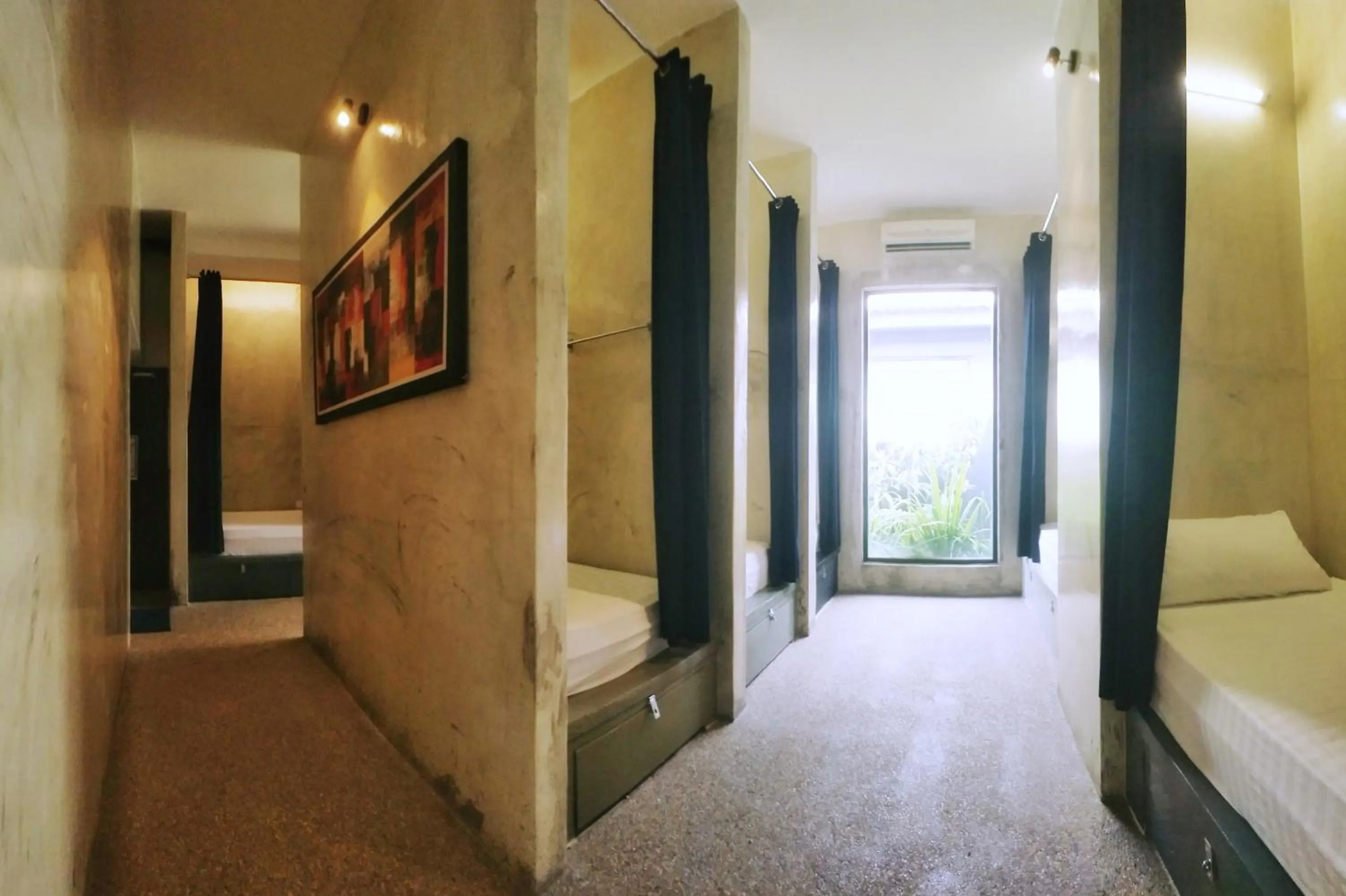 Bedroom, Bed in Beds In Garden Hostel