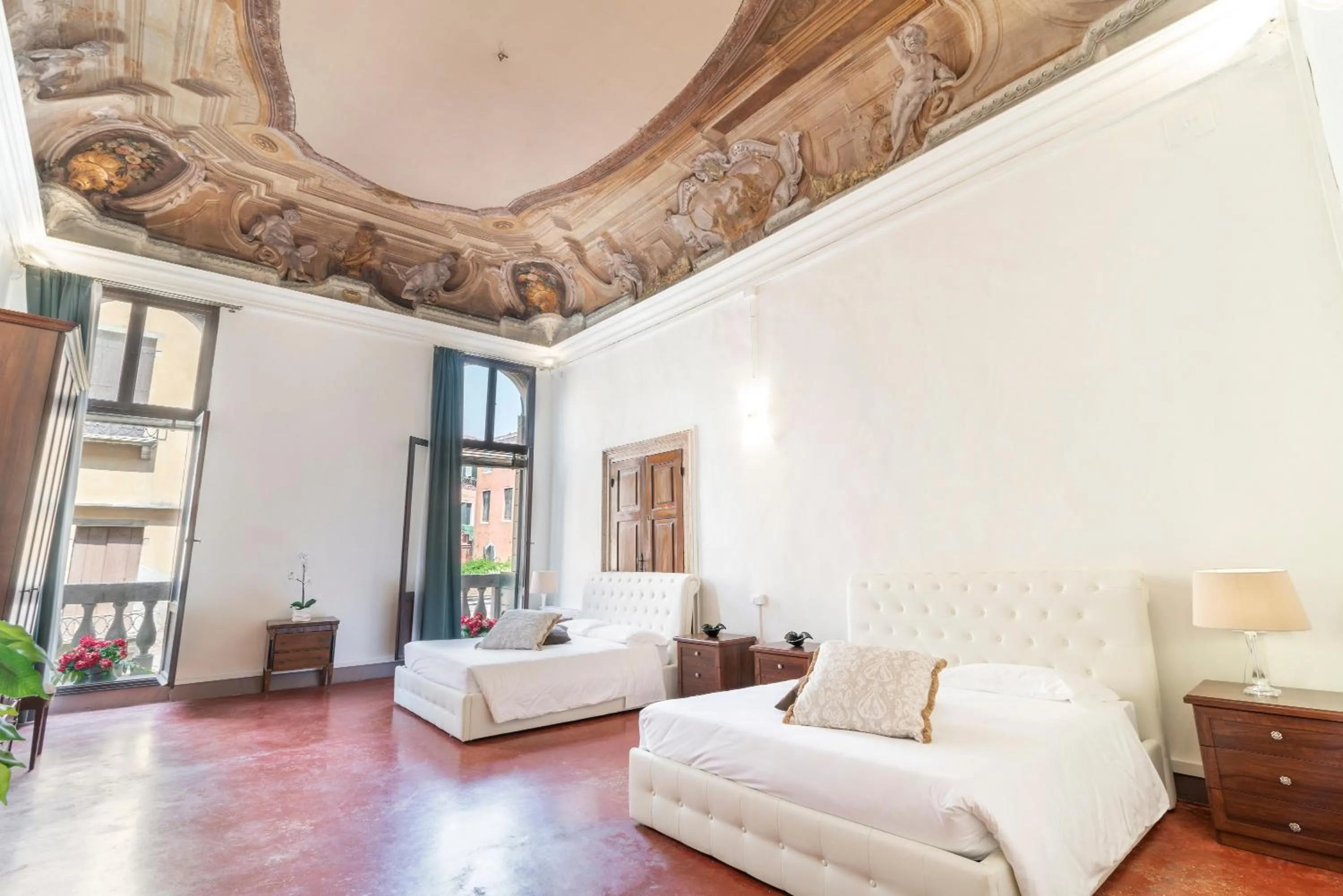 Riva Palace Apartments by Wonderful Italy