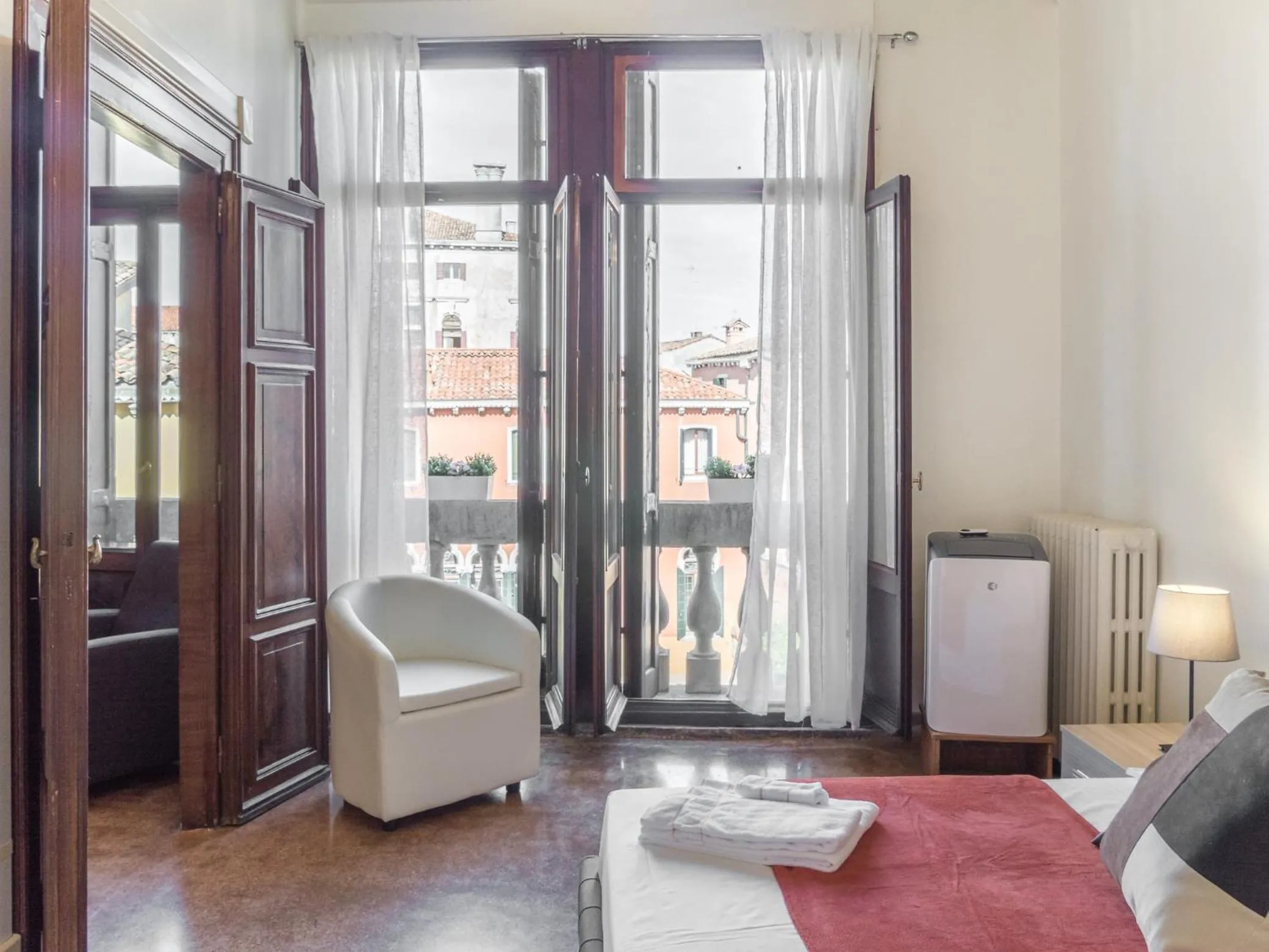 Riva Palace Apartments by Wonderful Italy