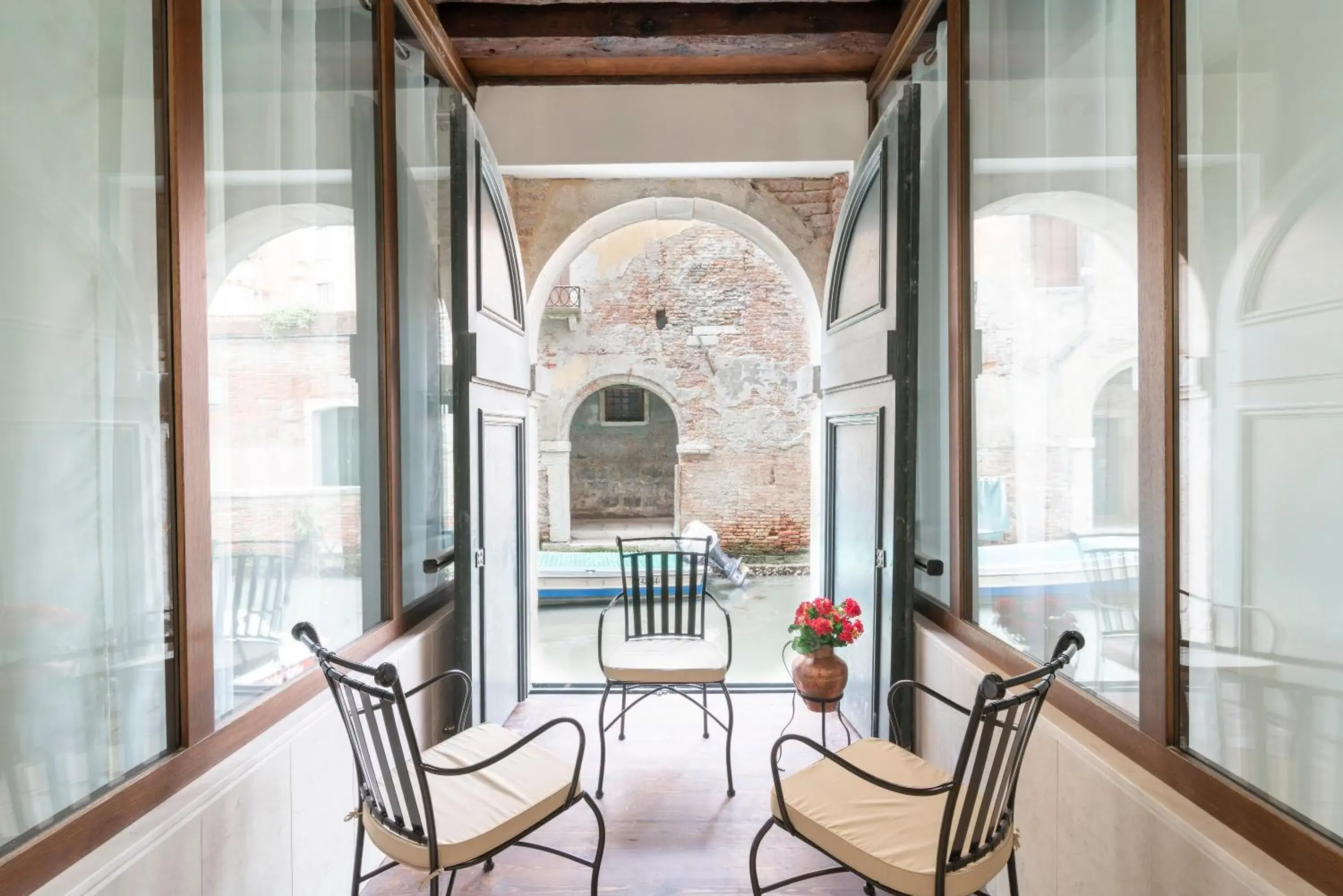 Riva Palace Apartments by Wonderful Italy Riva Palace Apartments by Wonderful Italy
