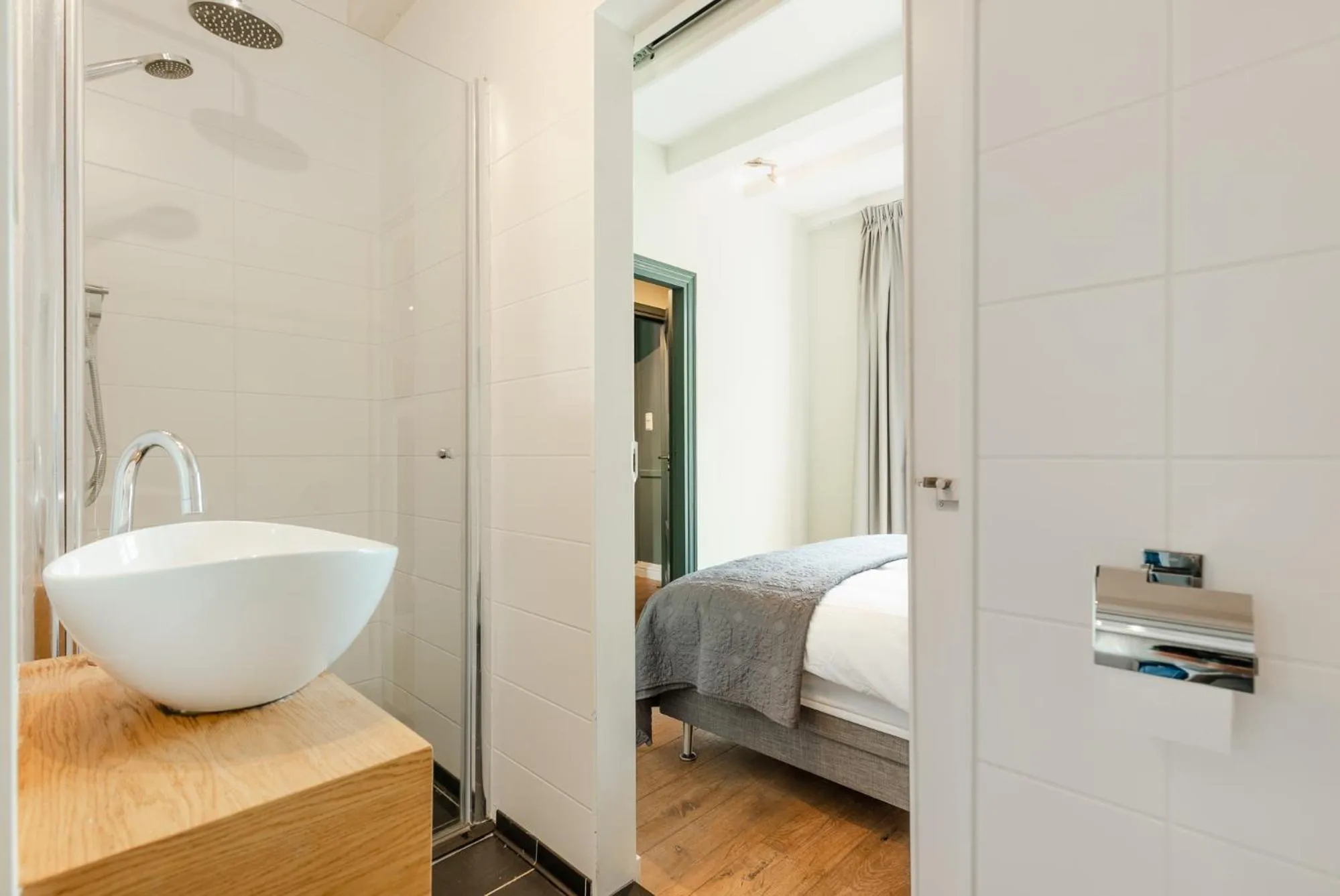 Bathroom in Canal Wow Suites Amsterdam