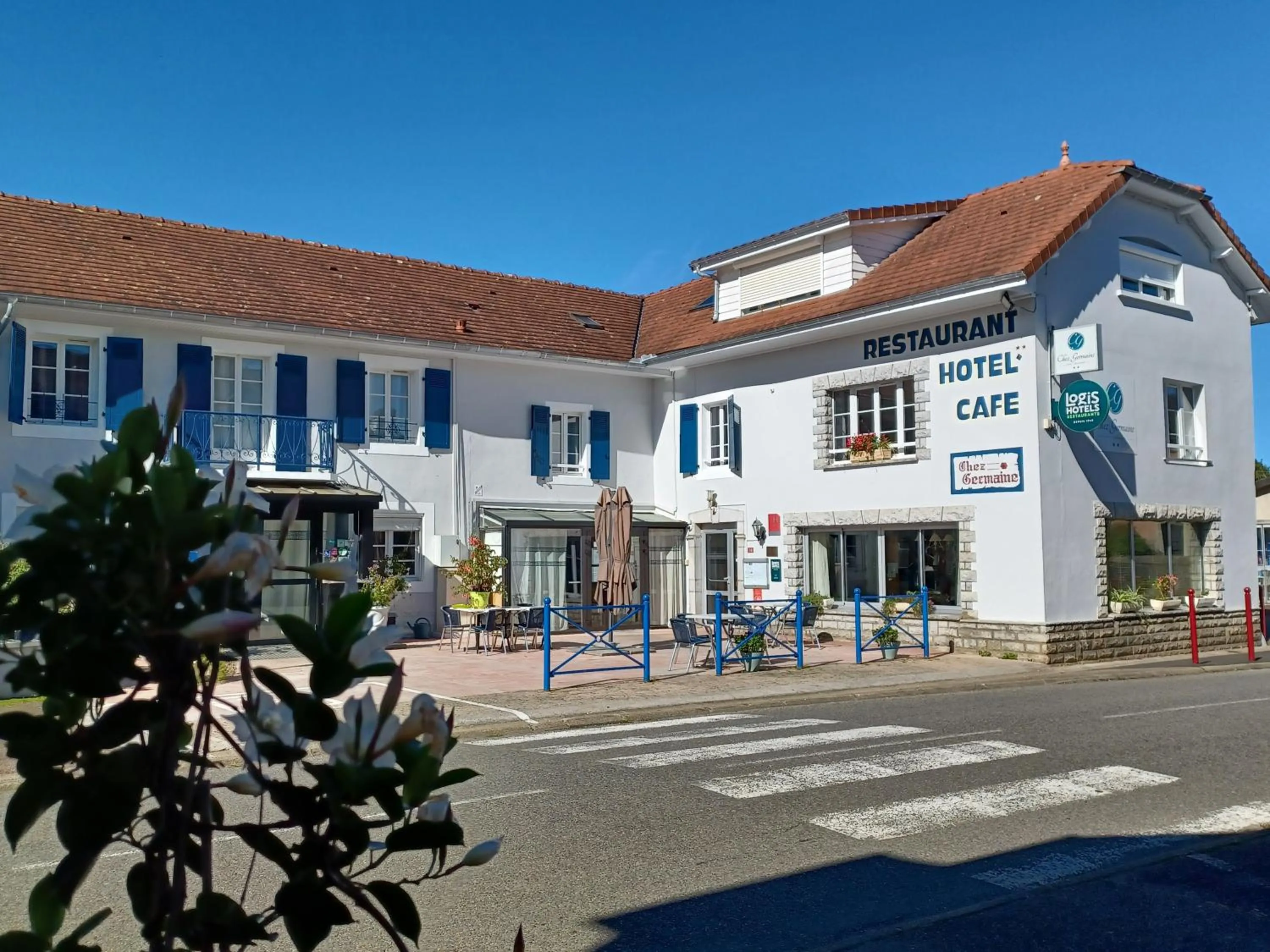 Property building in Logis Chez Germaine