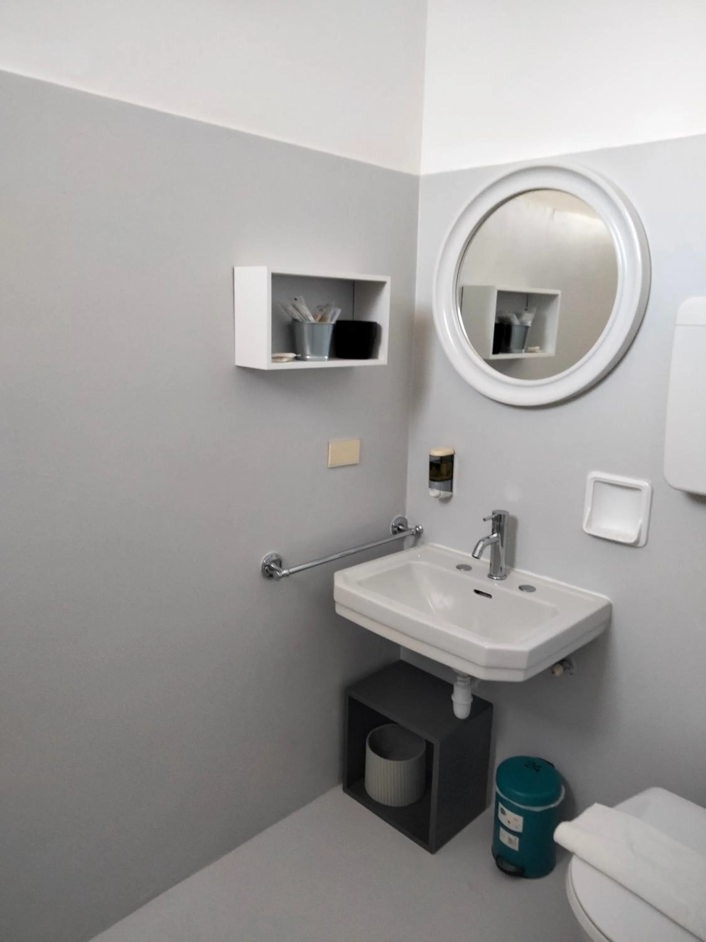 Bathroom in Albergo Aquila