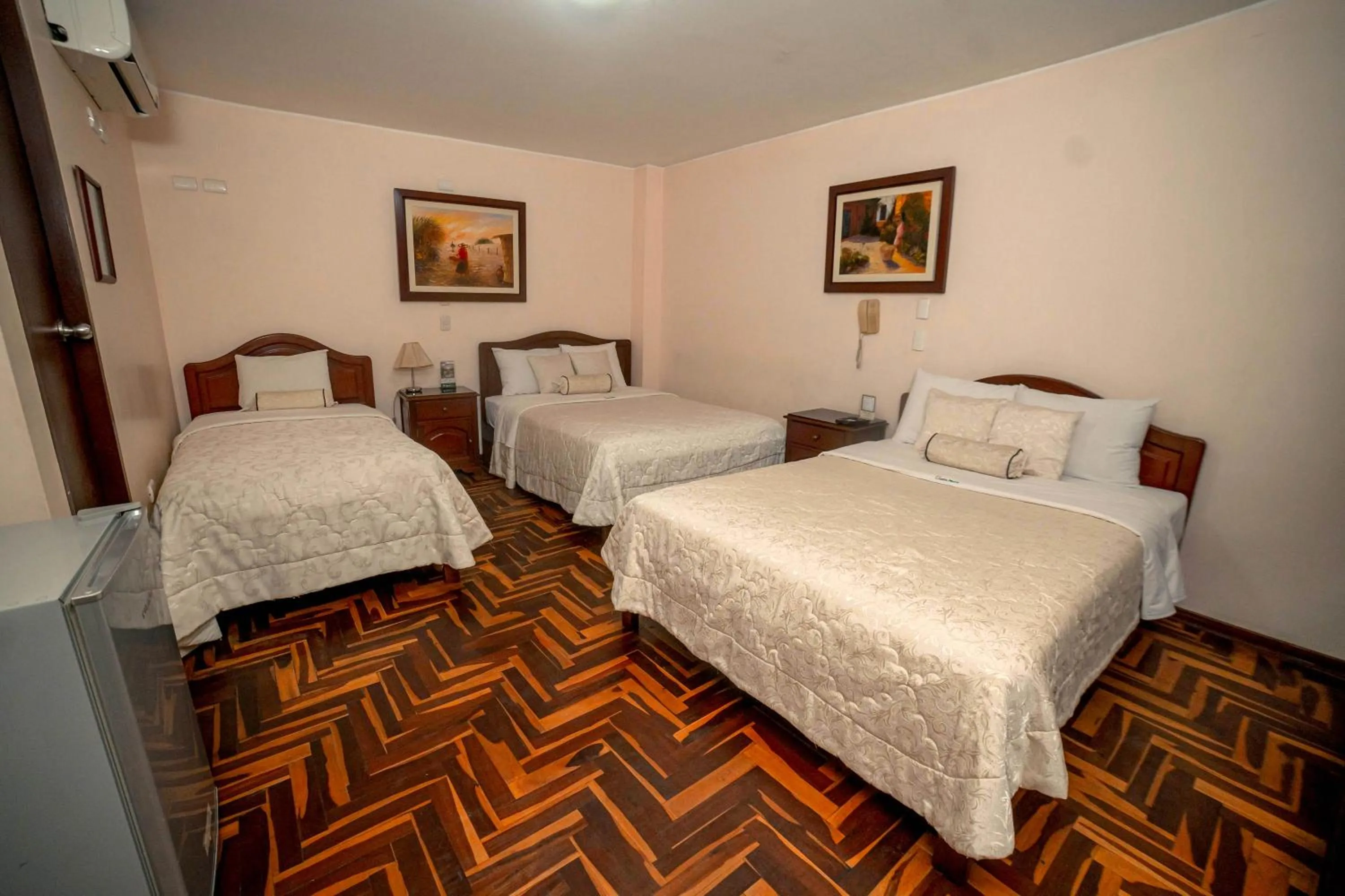 Decorative detail, Bed in Hotel Torre Norte