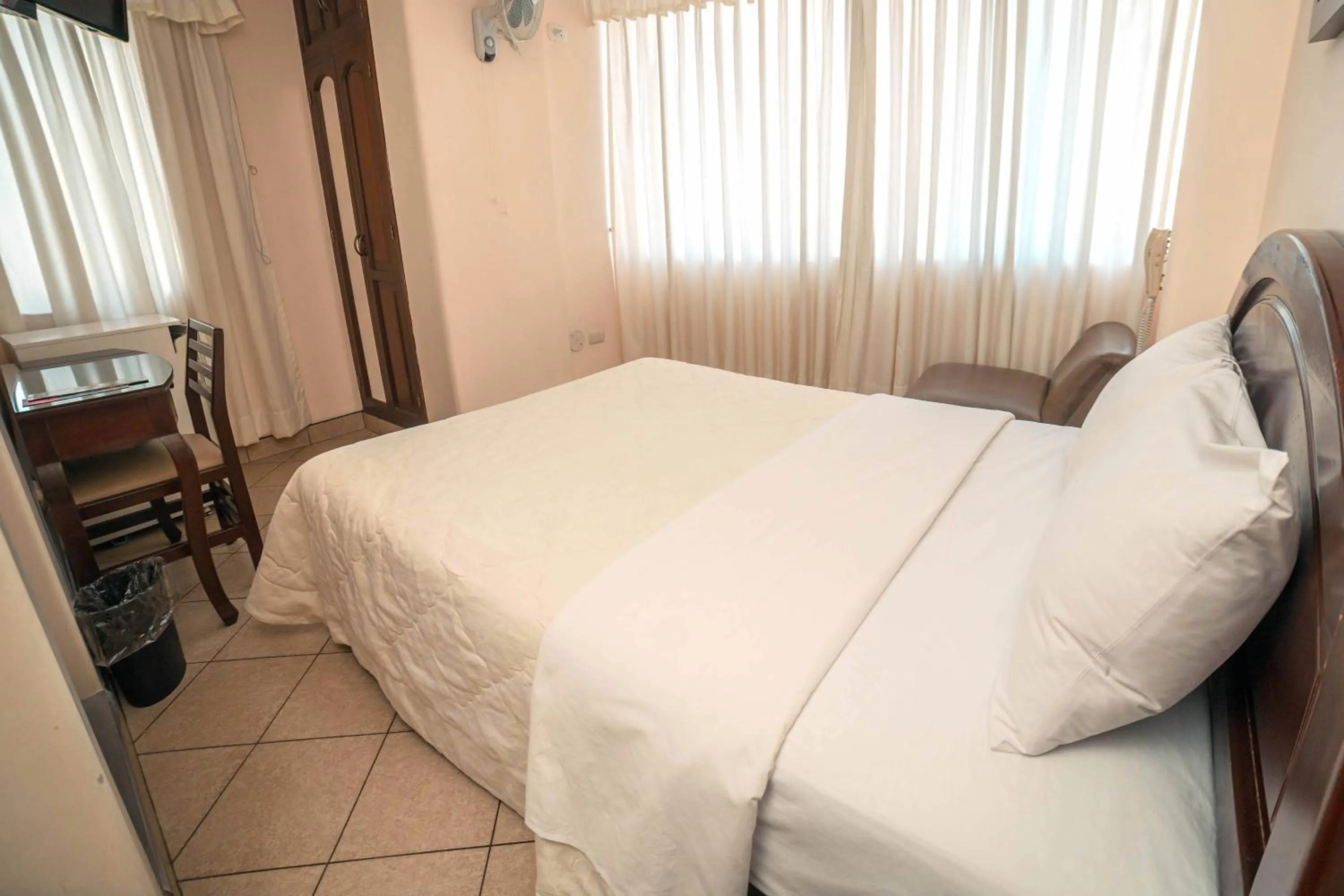 Decorative detail, Bed in Hotel Torre Norte