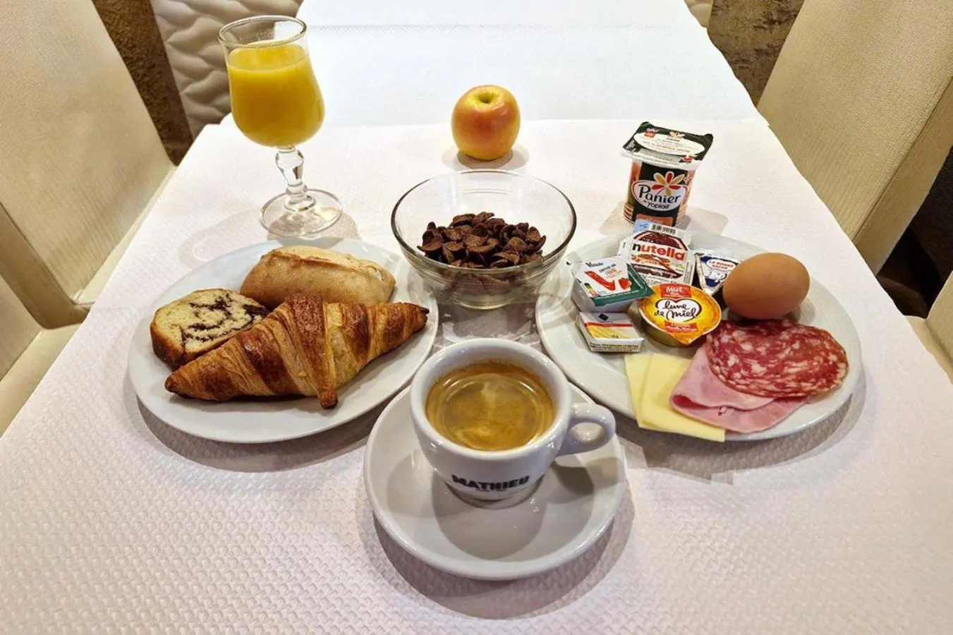 Continental breakfast in Hôtel du Mont Blanc