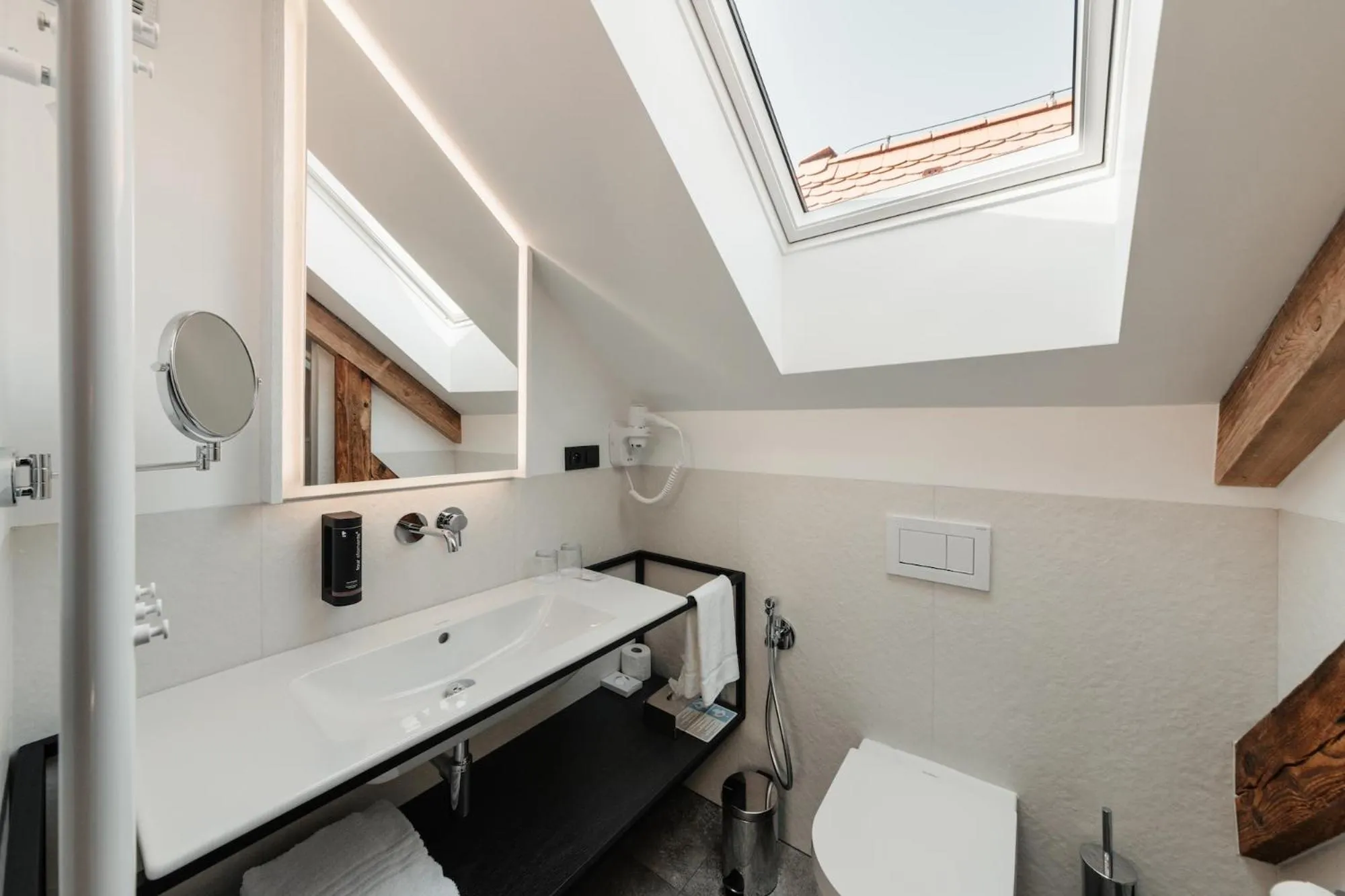 Toilet in Hotel Clemar