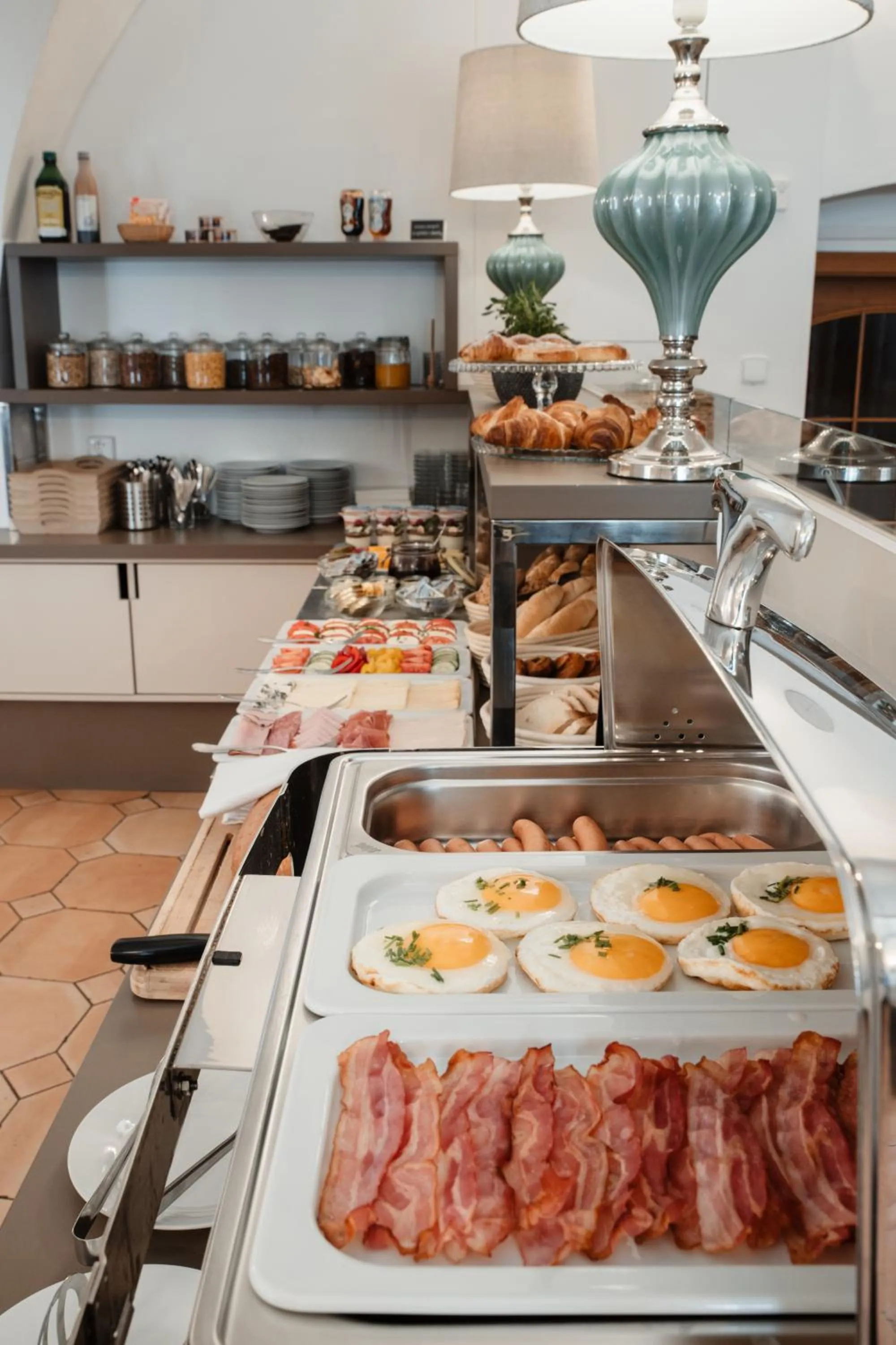 Buffet breakfast in Hotel Clemar