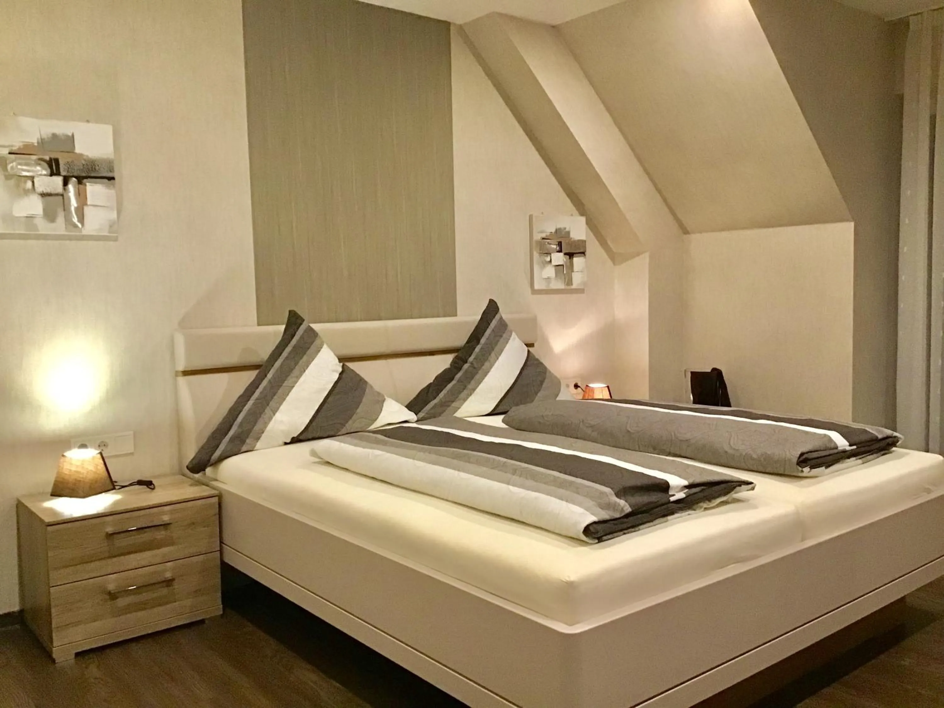Photo of the whole room, Bed in Pension am Schlossberg