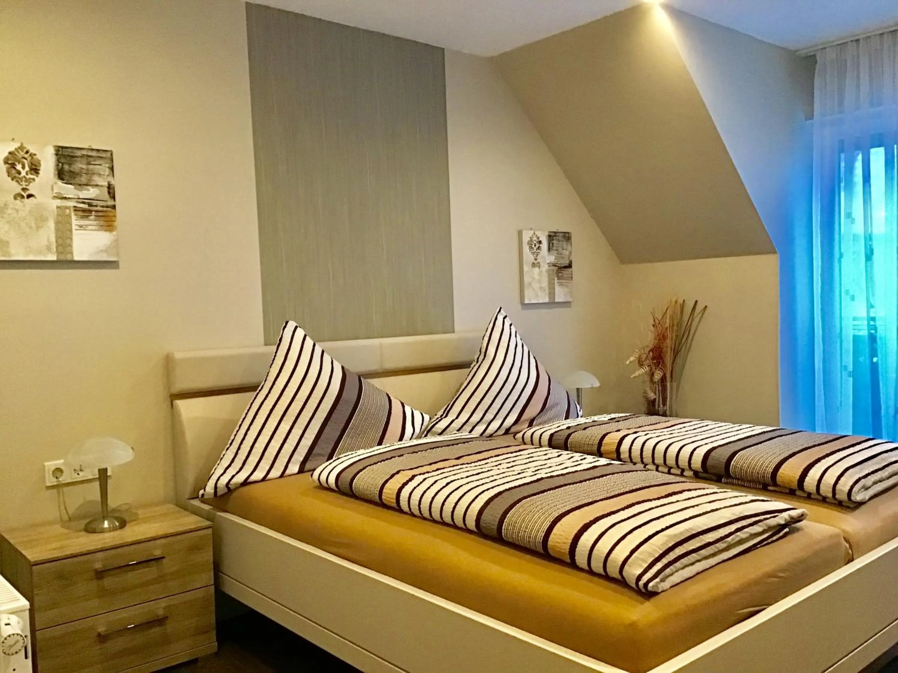 Photo of the whole room, Bed in Pension am Schlossberg