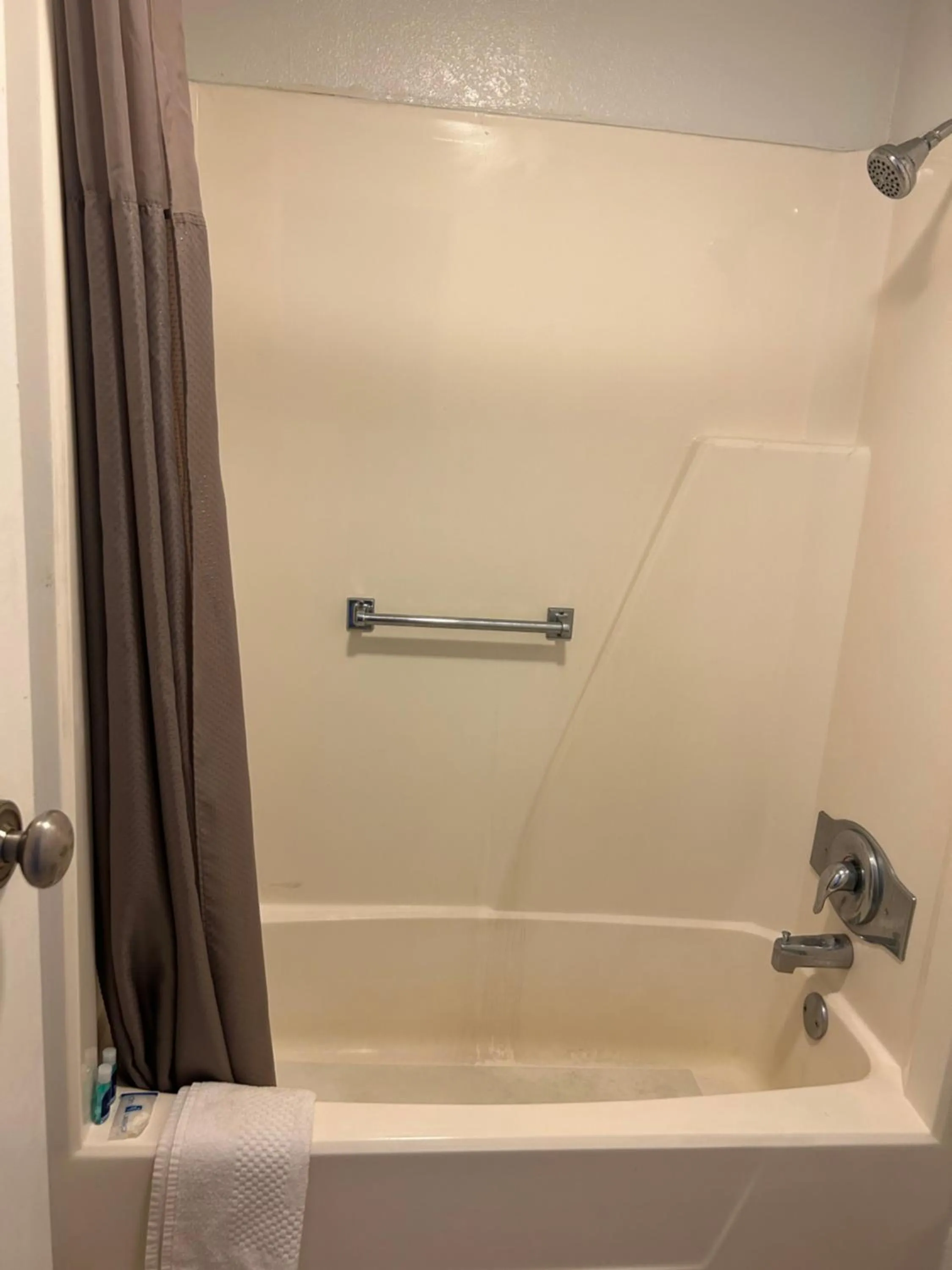 Shower in Rodeway Inn Washington PA