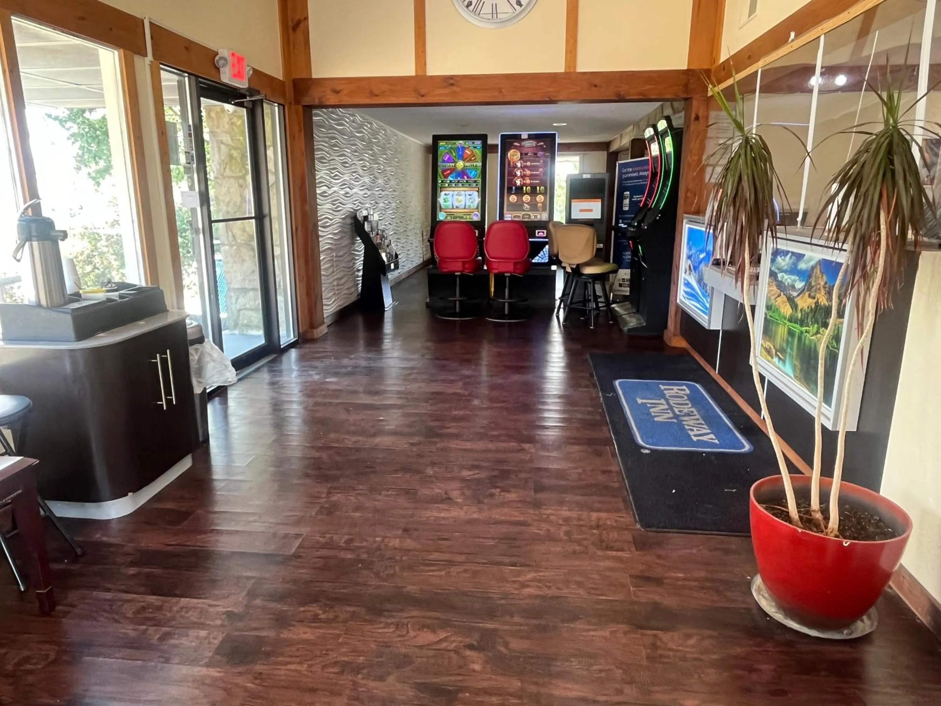 Lobby or reception in Rodeway Inn Washington PA