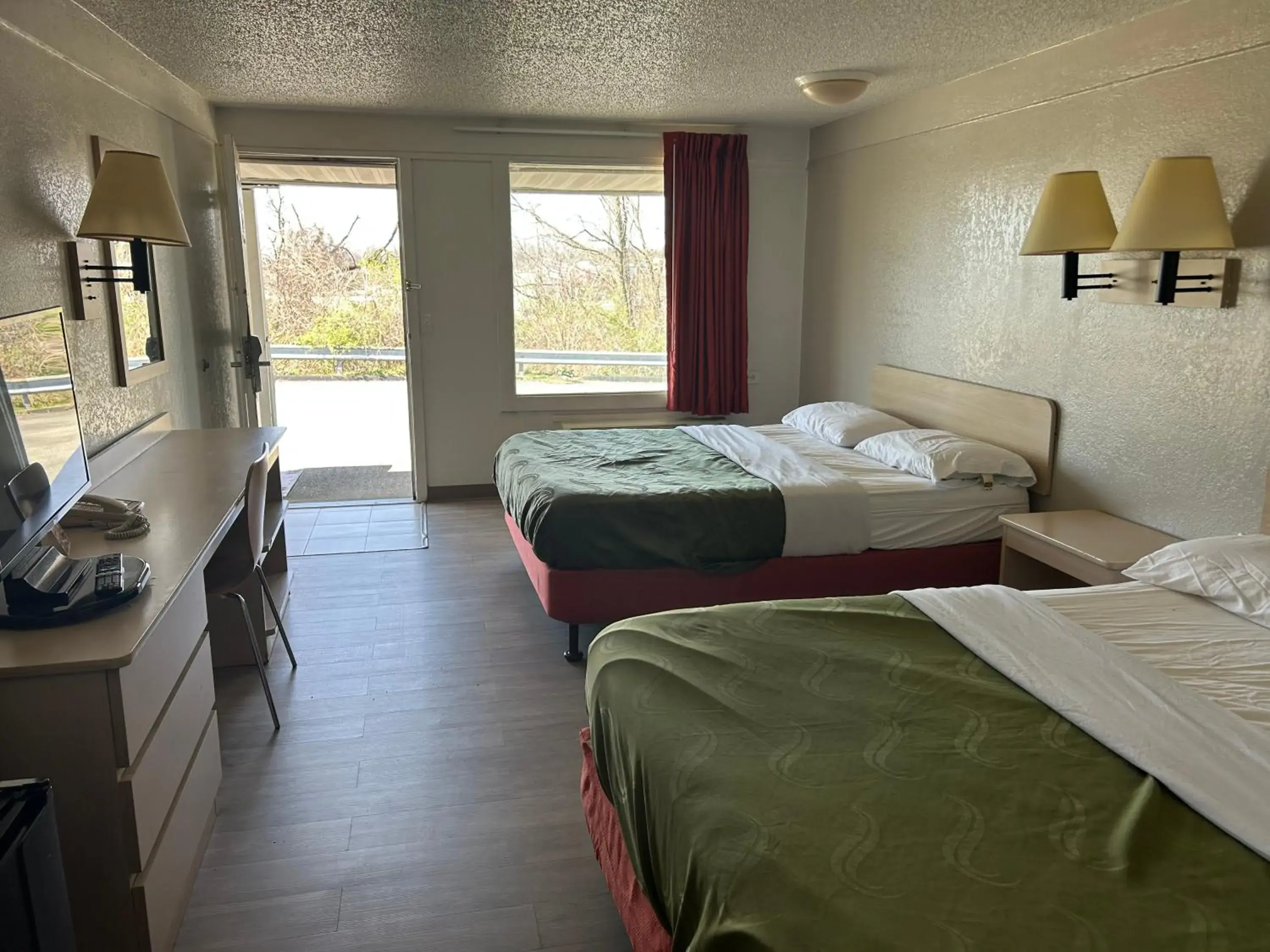 Photo of the whole room, Bed in Rodeway Inn Washington PA