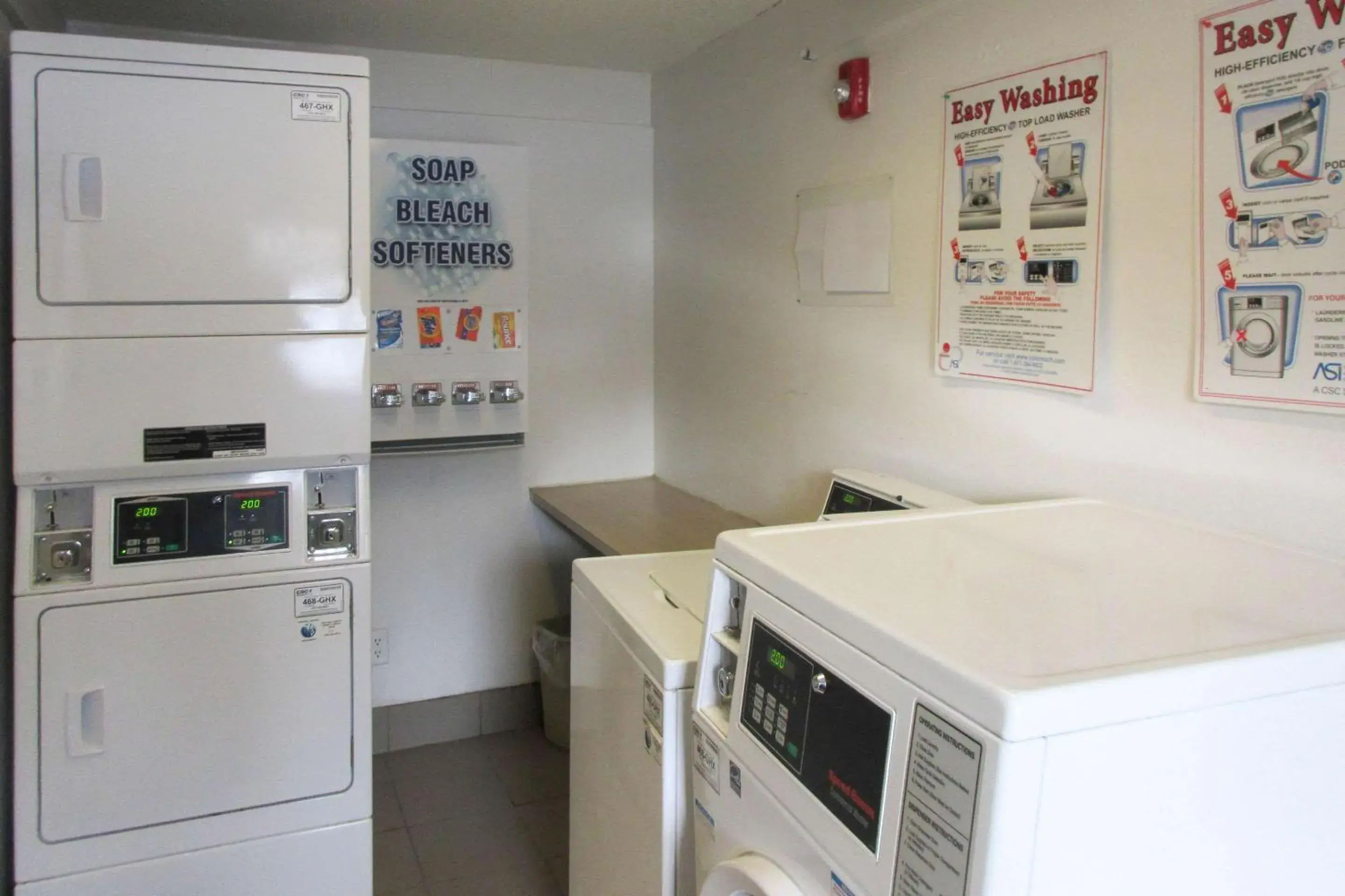 laundry, Kitchen/Kitchenette in Rodeway Inn Washington PA