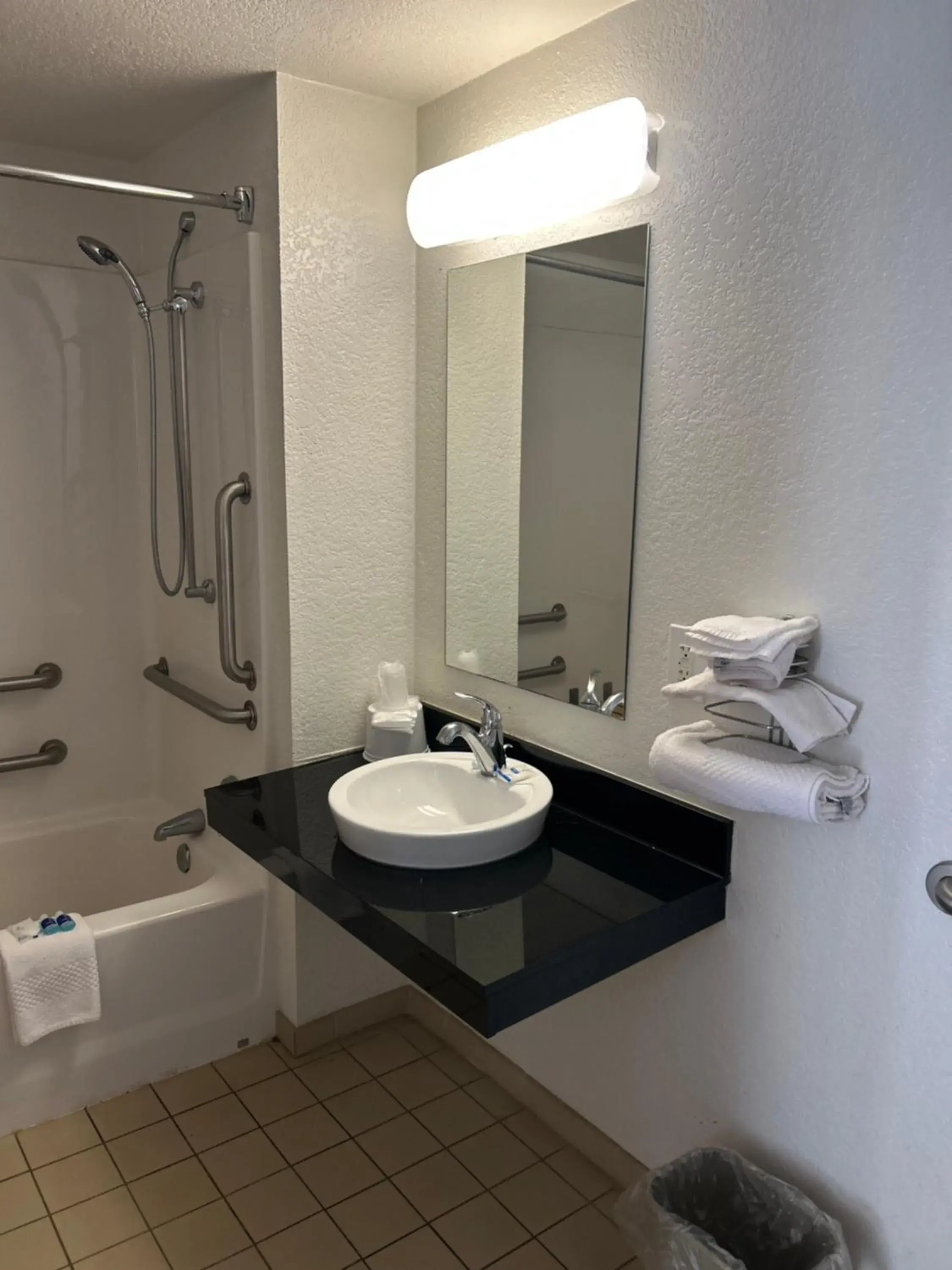 Shower, Bathroom in Rodeway Inn Washington PA