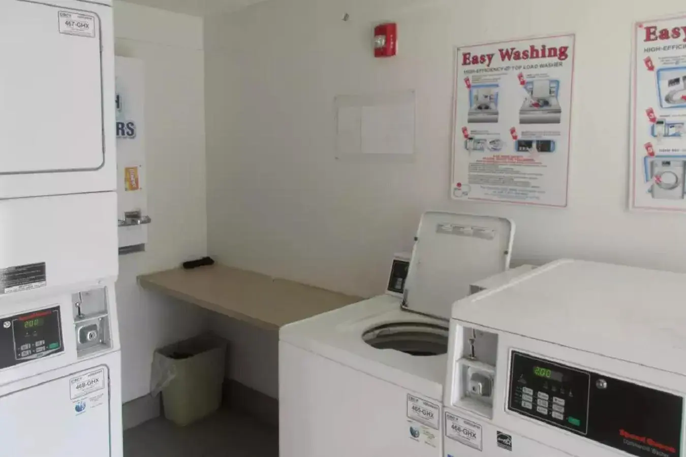 laundry, Kitchen/Kitchenette in Rodeway Inn Washington PA