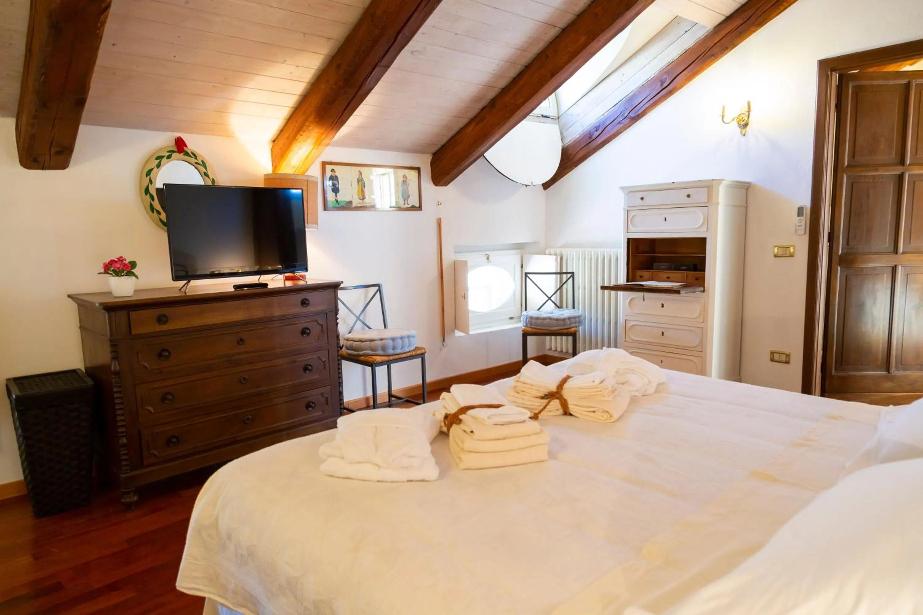 Bedroom, Bed in Palazzo Sismonda
