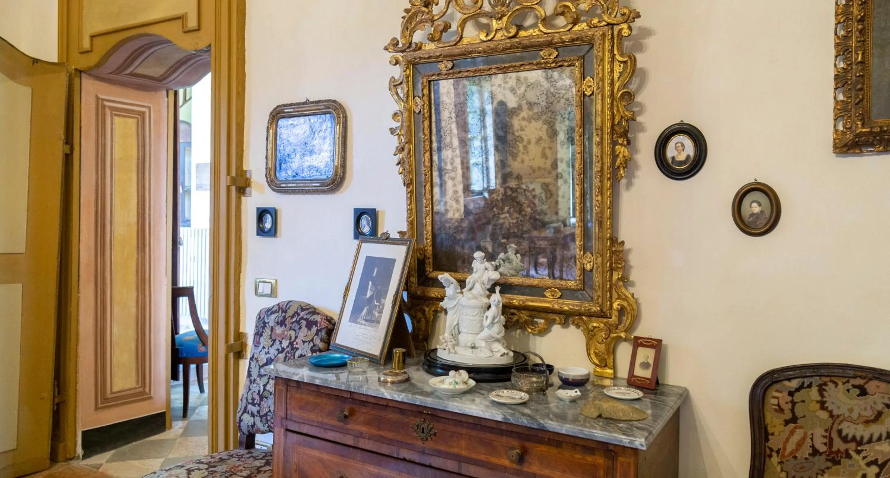 Living room in Palazzo Sismonda
