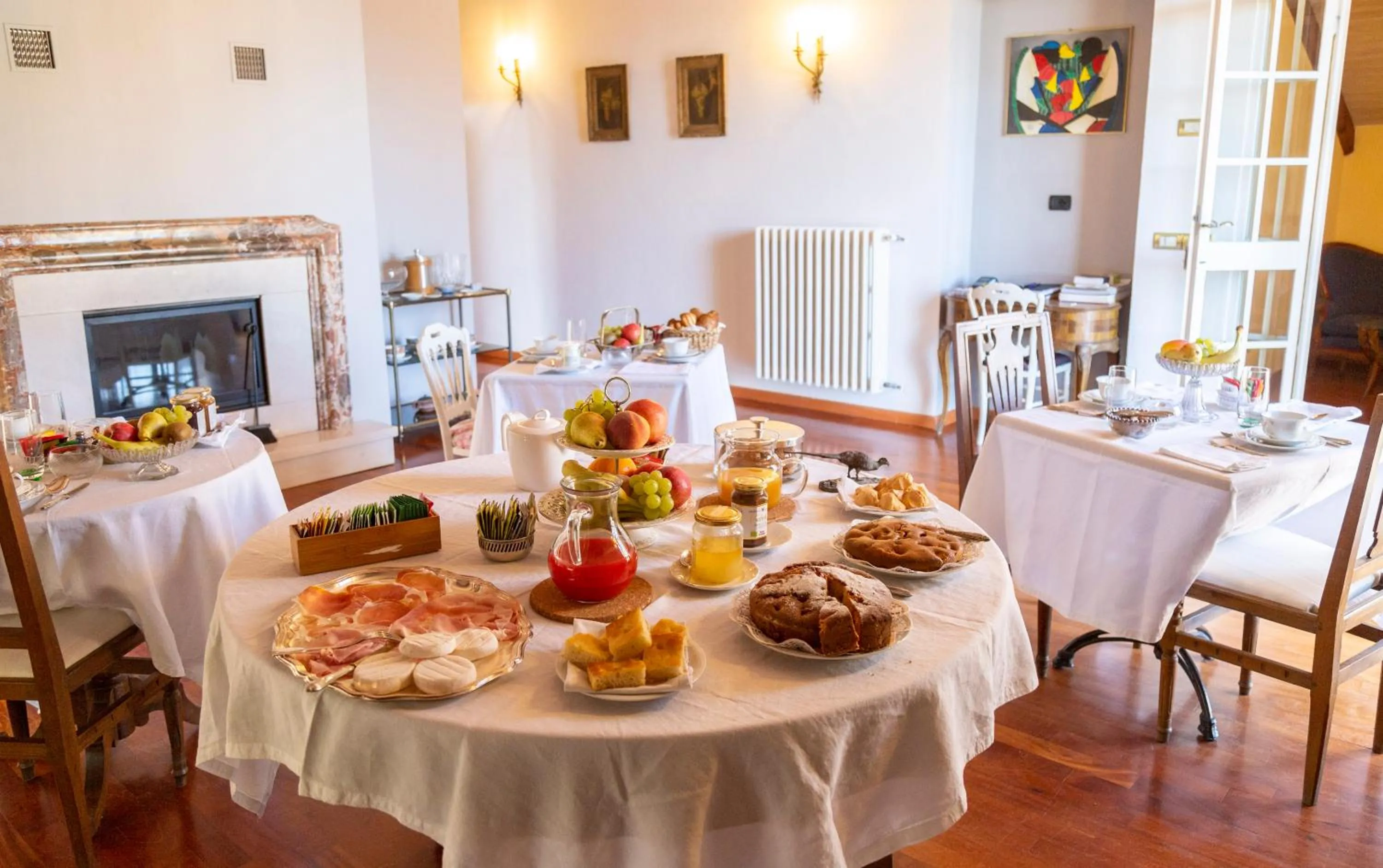 Breakfast in Palazzo Sismonda