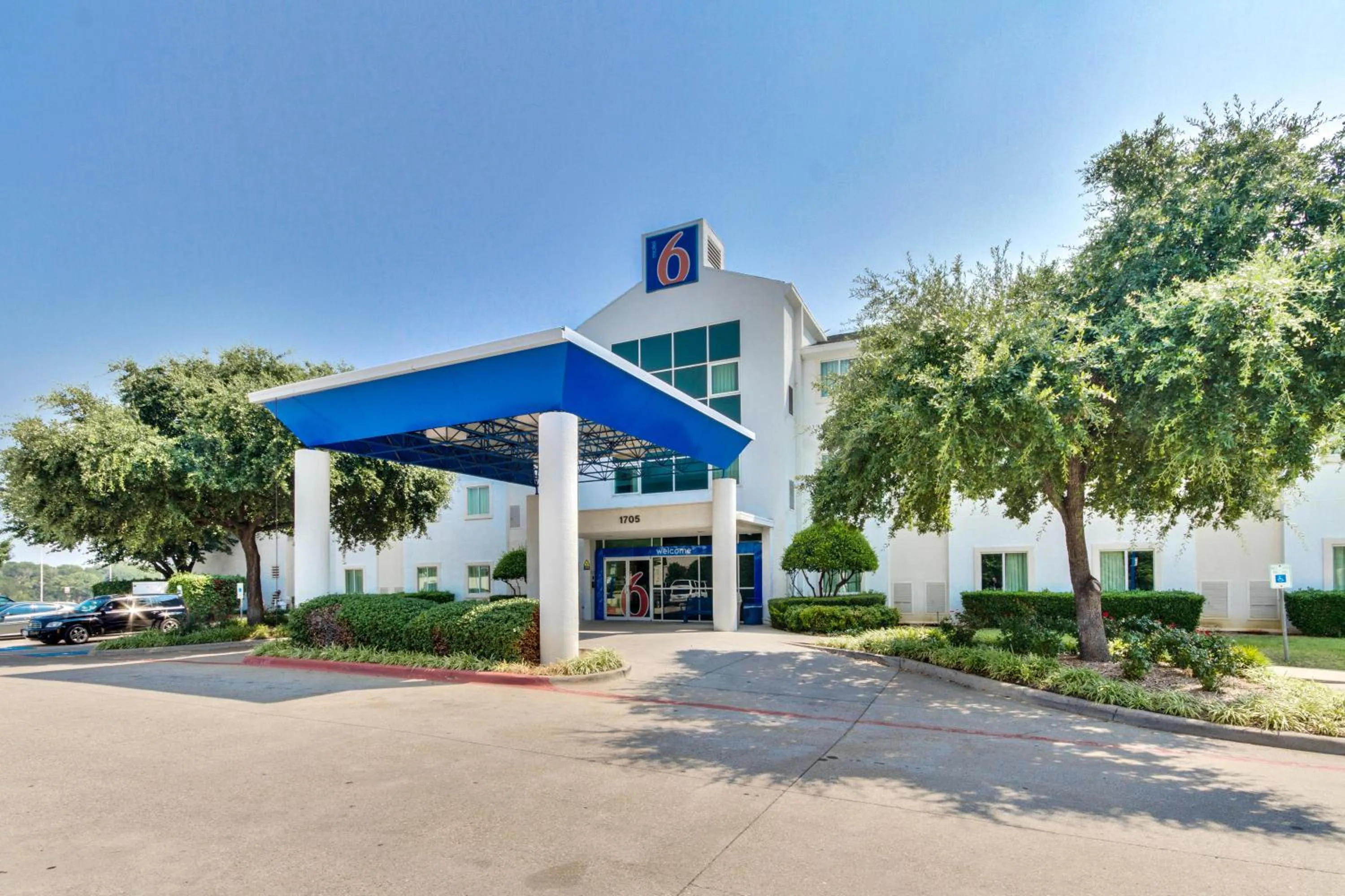 Facade/entrance in Motel 6-Lewisville, TX - Dallas