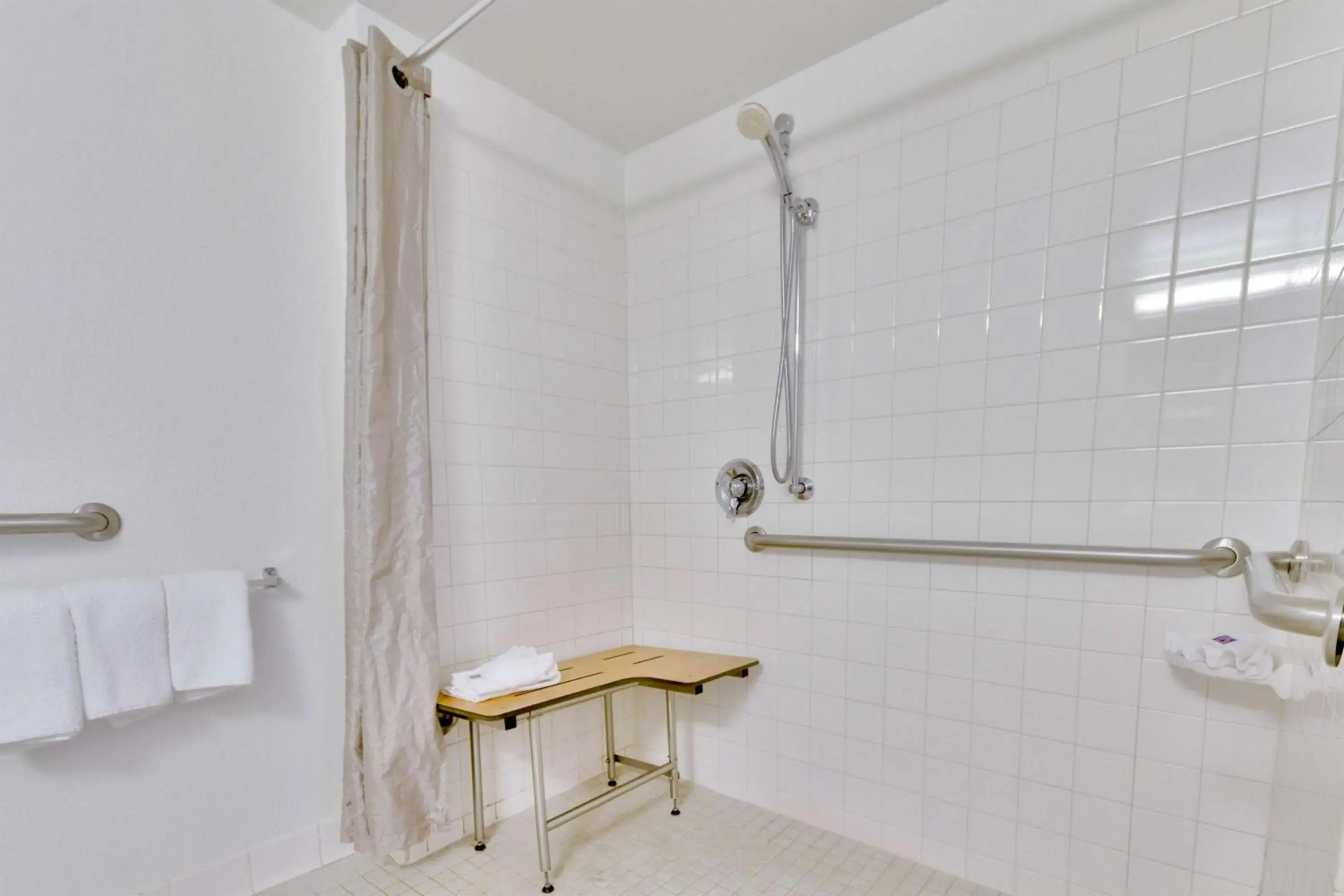 Shower, Bathroom in Motel 6 Lewisville, TX - Dallas
