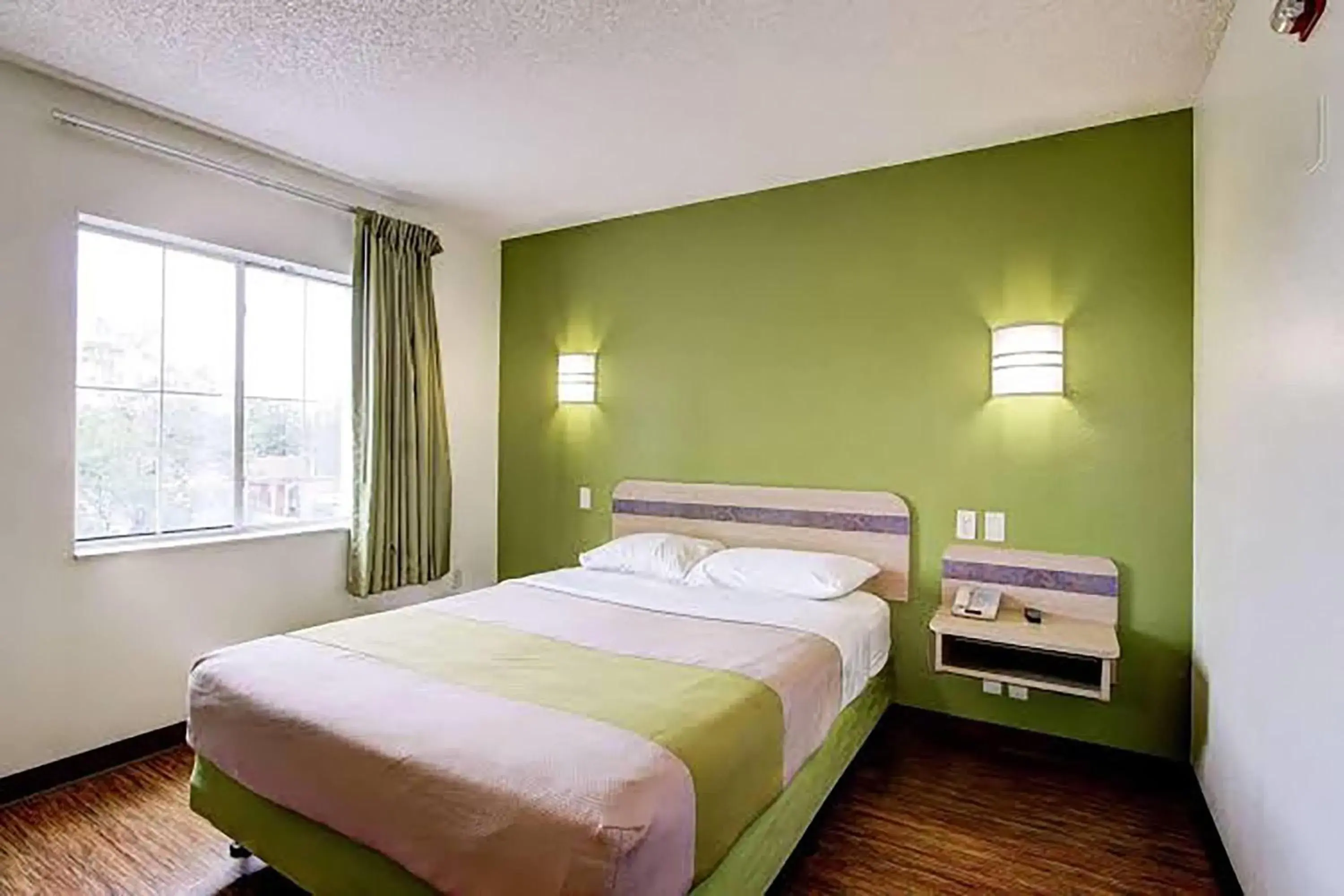 Photo of the whole room, Bed in Super 8 by Wyndham Aurora East Photo of the whole room, Bed in Super 8 by Wyndham Aurora East