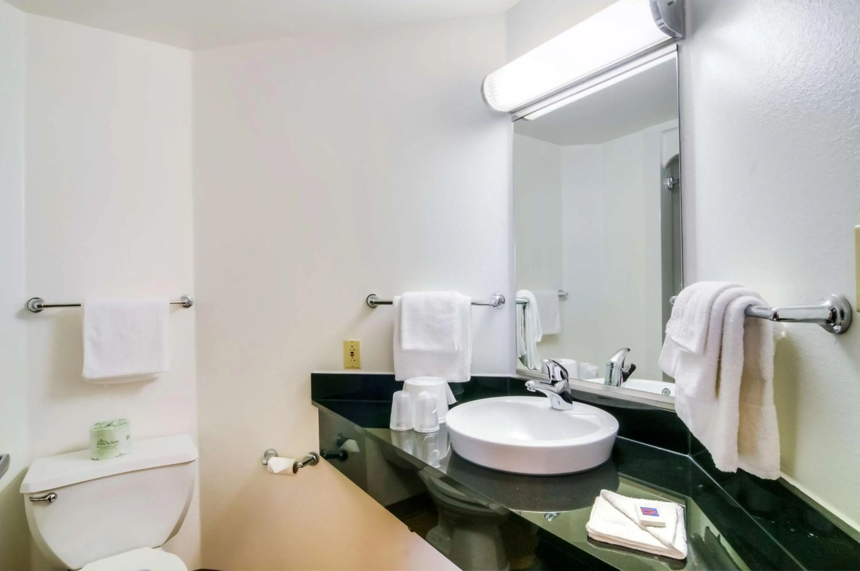 Bathroom in Motel 6-Joliet, IL - Chicago - I-55