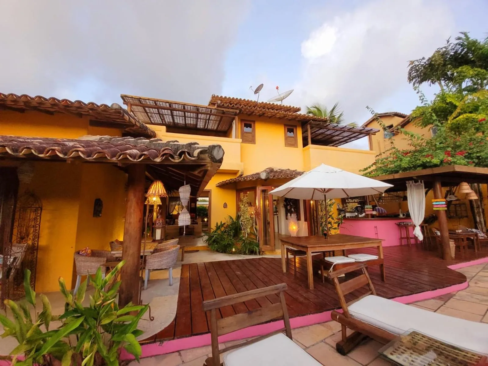 Swimming pool in Guest House Villa 2 Santos