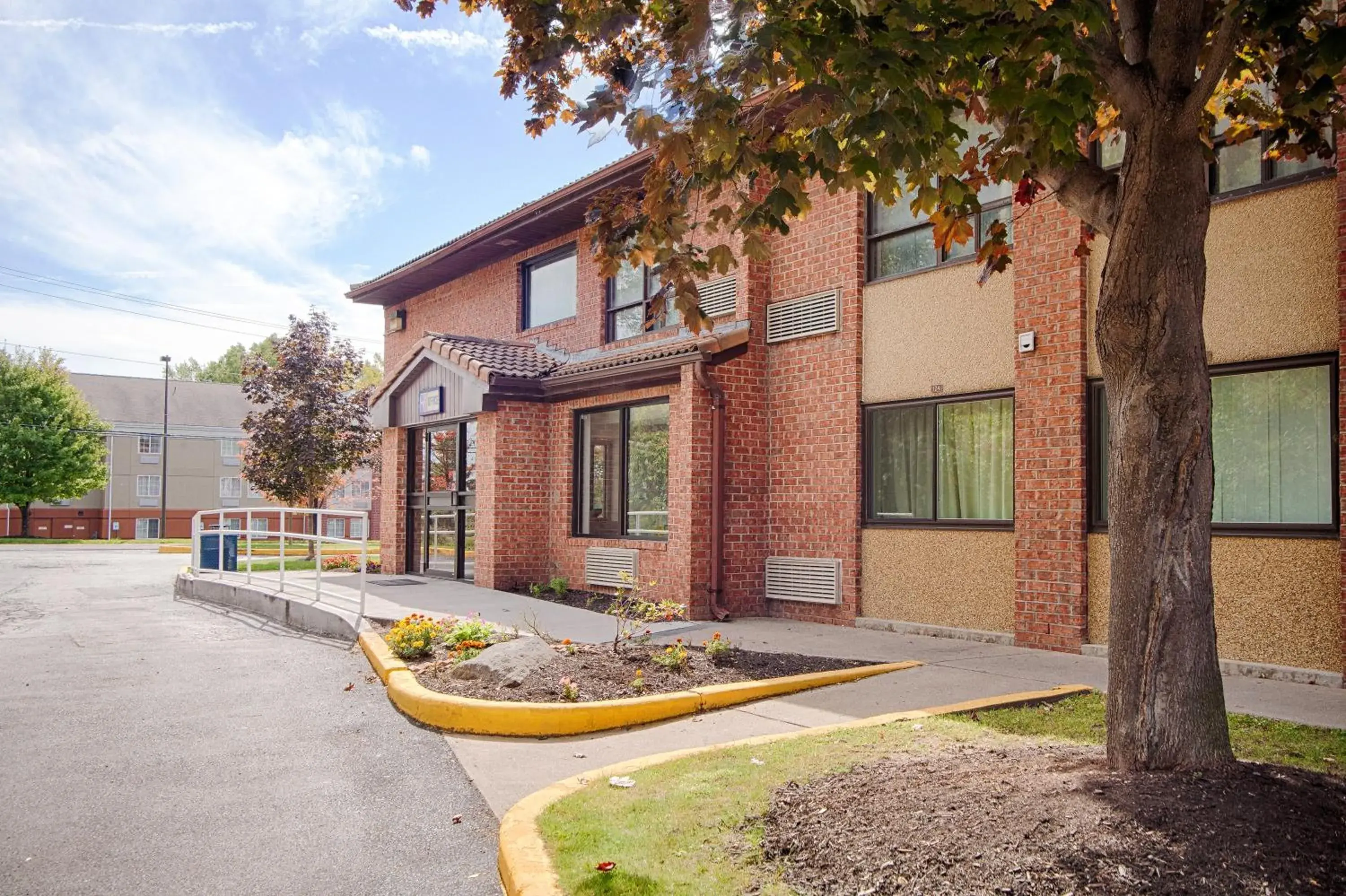 Property Building in Motel 6-East Syracuse, NY