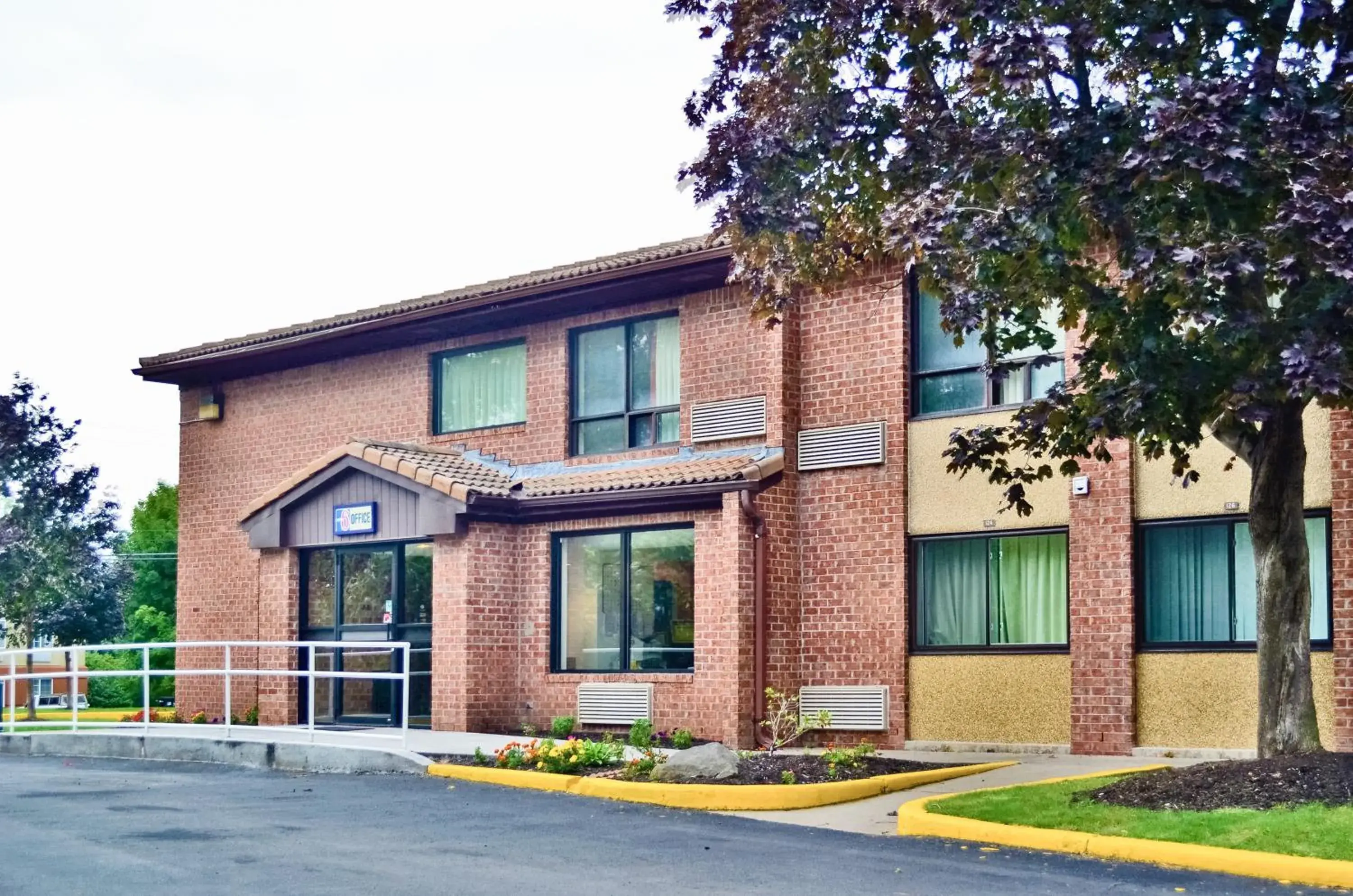 Property Building in Motel 6-East Syracuse, NY