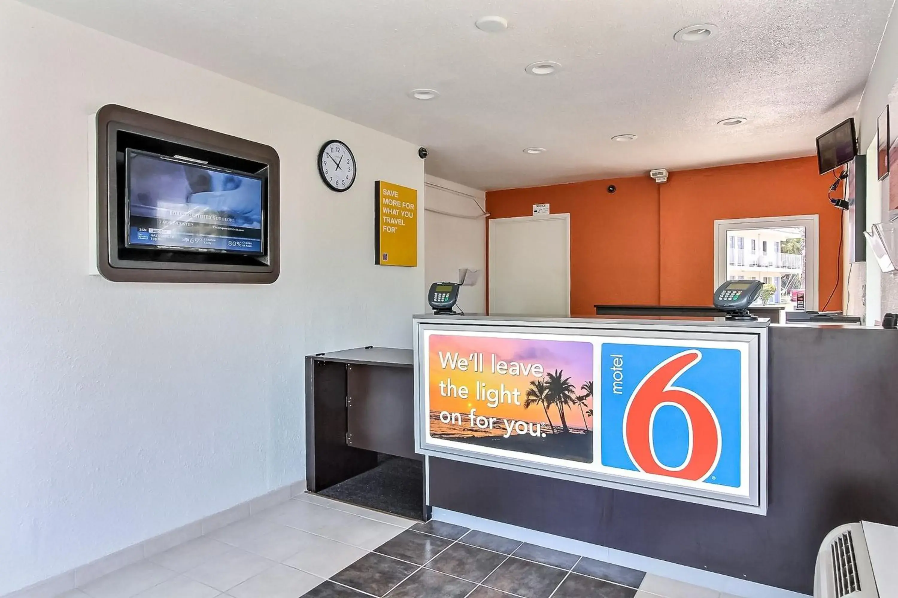 Facade/entrance in Motel 6-Campbell, CA - San Jose Facade/entrance in Motel 6-Campbell, CA - San Jose