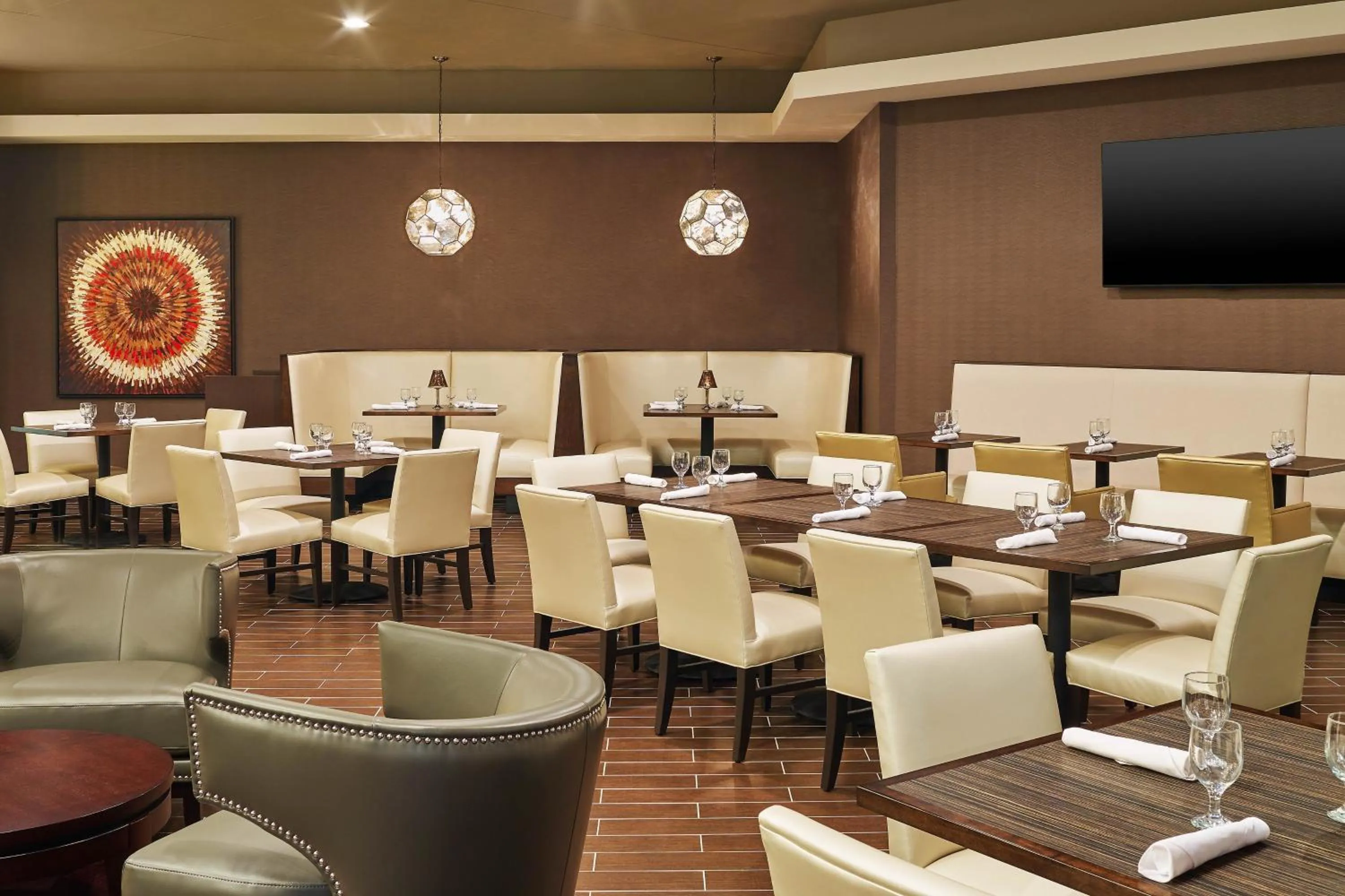 Restaurant/places to eat in Sheraton Lisle Naperville Hotel