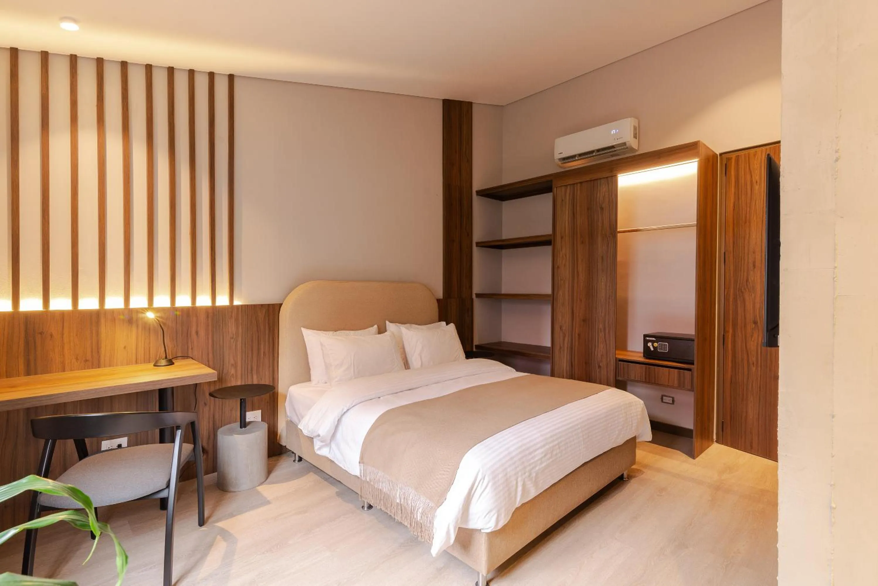 TV and multimedia, Bed in Hotel Lincoln