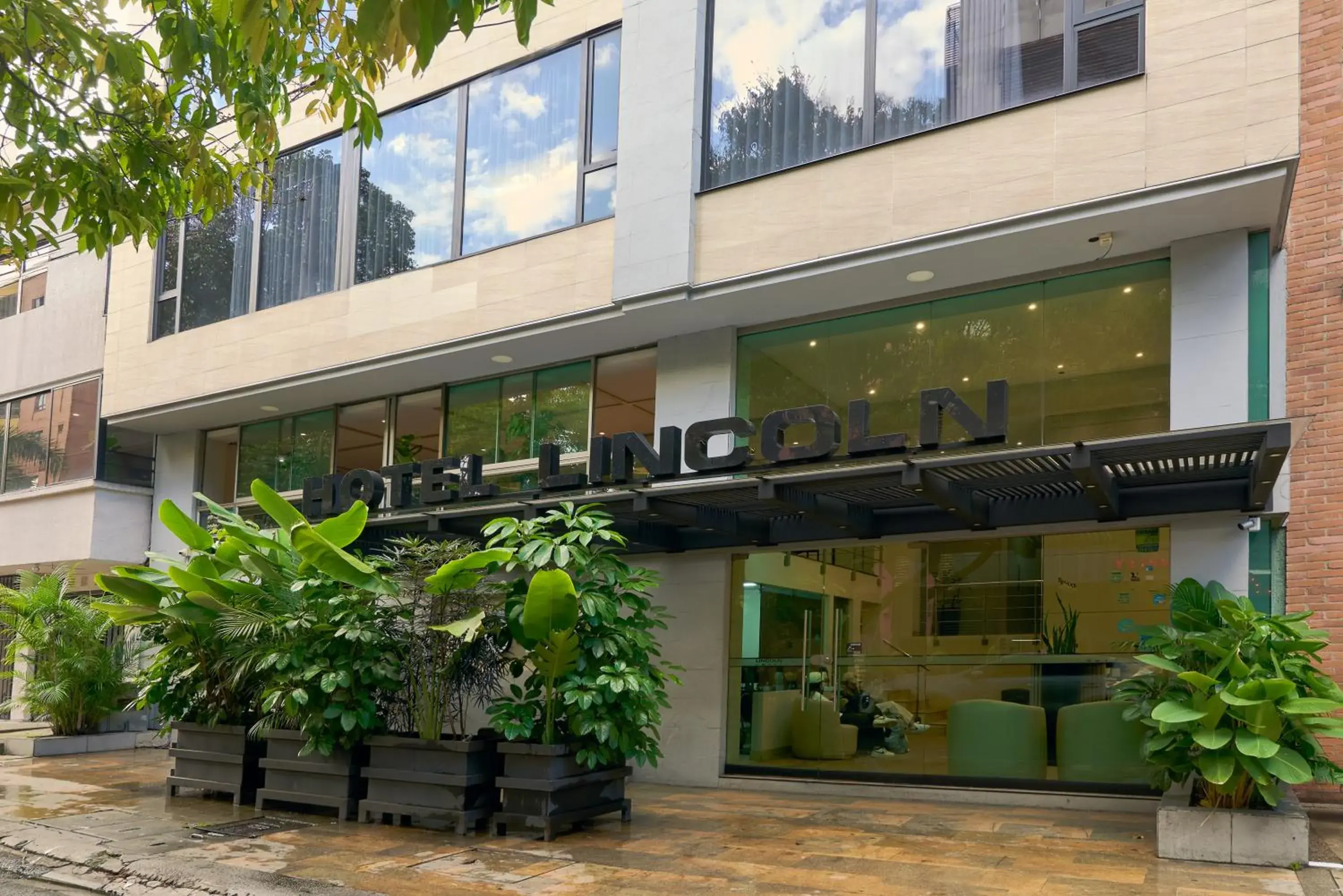 Property building in Hotel Lincoln Property building in Hotel Lincoln