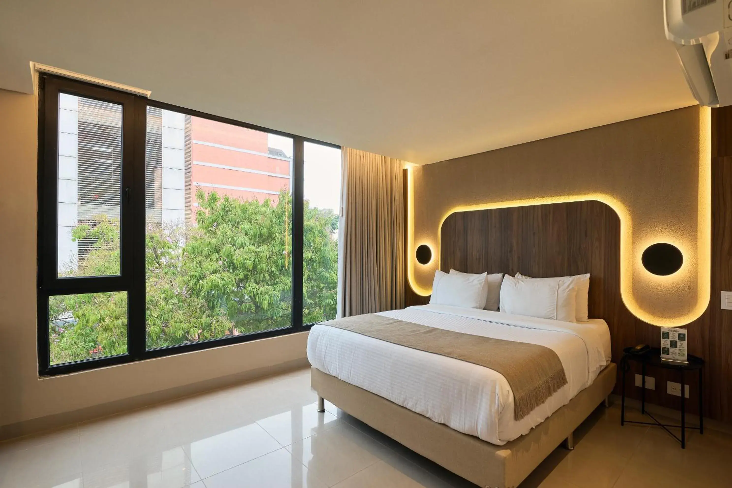 Bed in Hotel Lincoln Bed in Hotel Lincoln