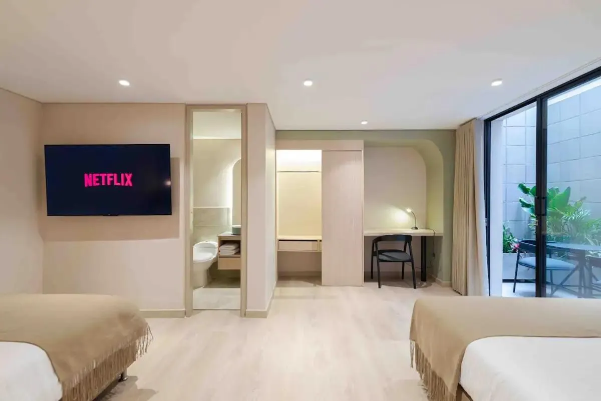 Bed in Hotel Lincoln