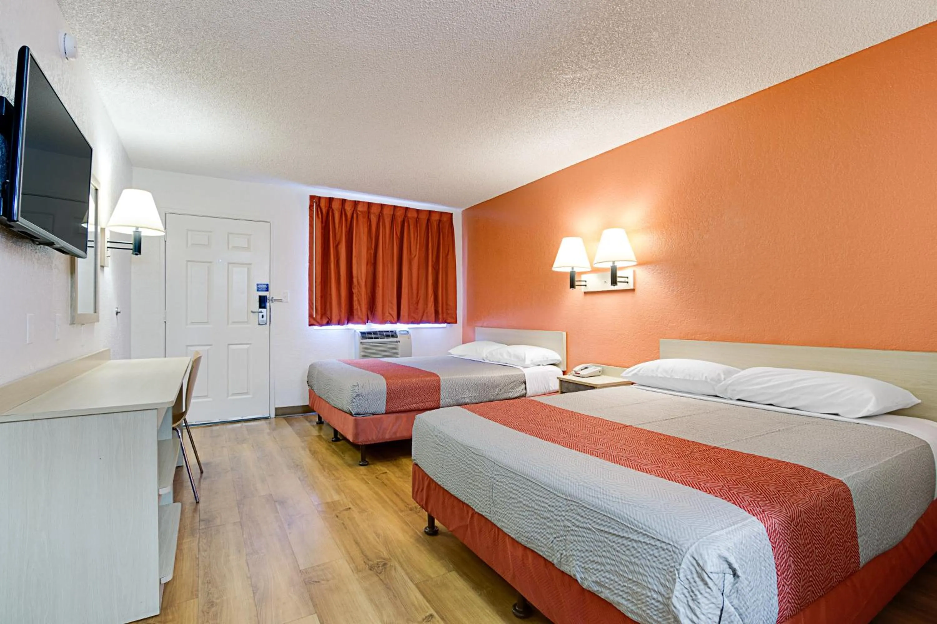 Bedroom, Bed in Motel 6-Tempe, AZ - Scottsdale South