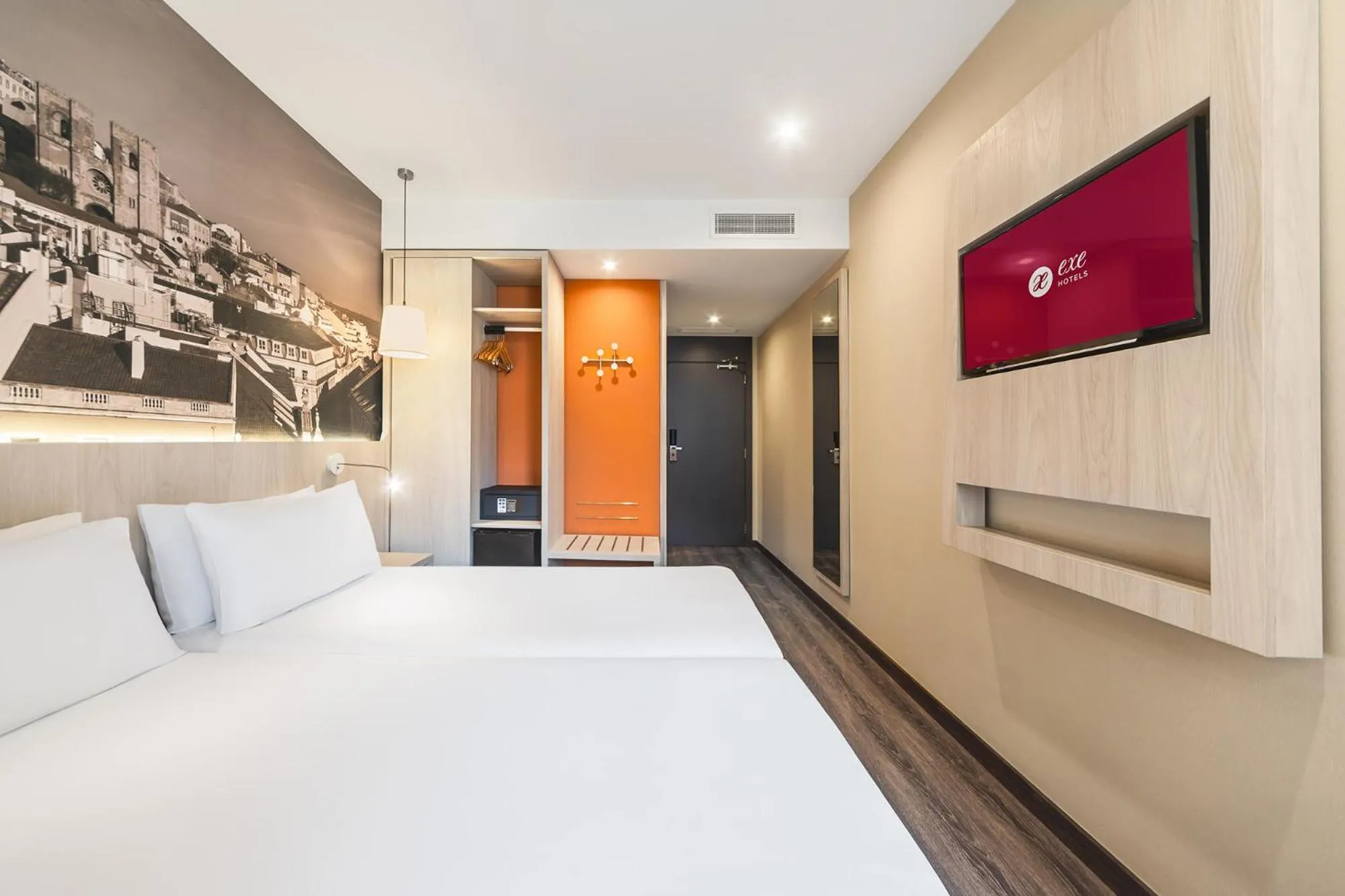 Bedroom, Bed in EXE Liberdade