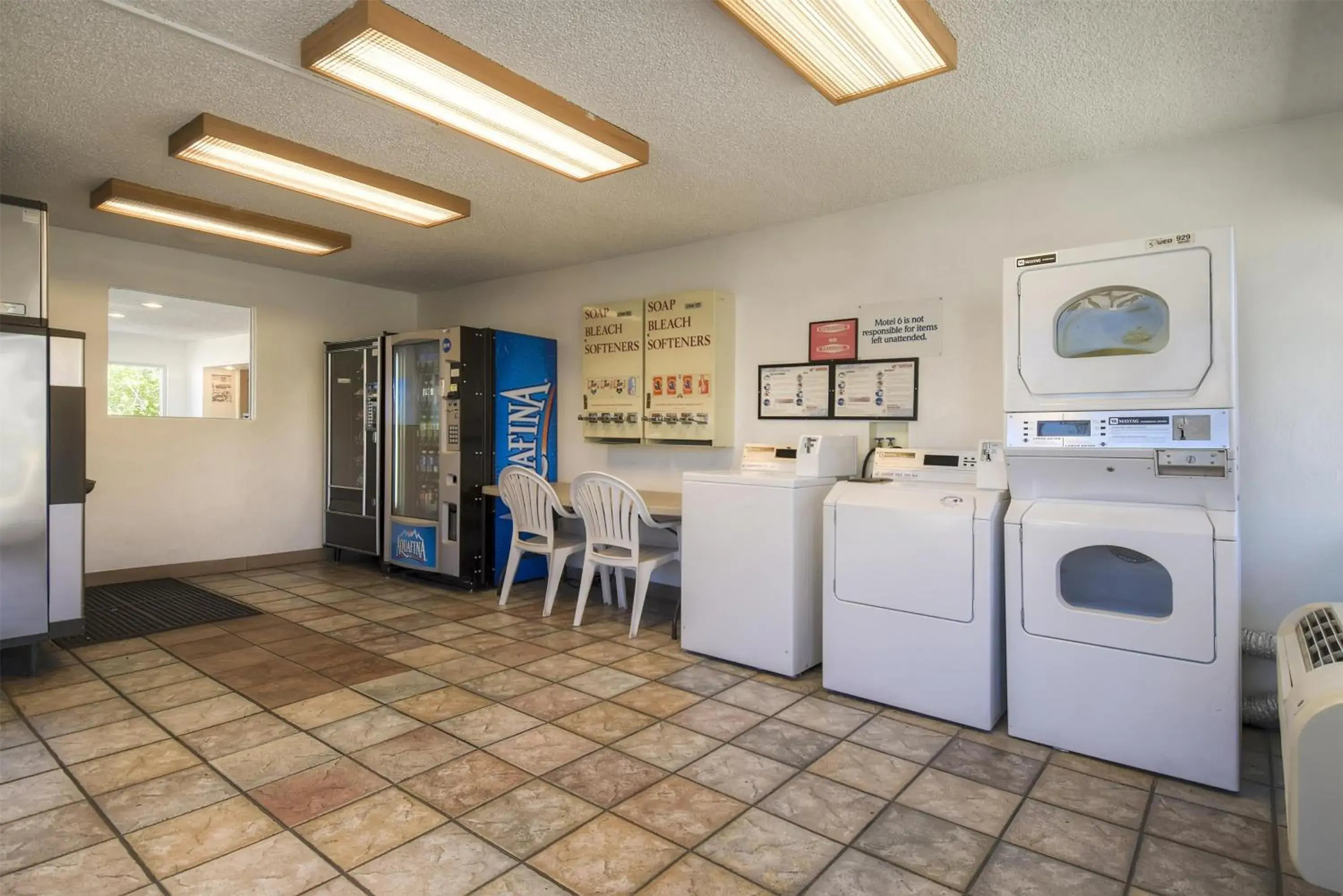 Property building in Motel 6 Las Vegas, NV – I-15 Stadium Property building in Motel 6 Las Vegas, NV – I-15 Stadium