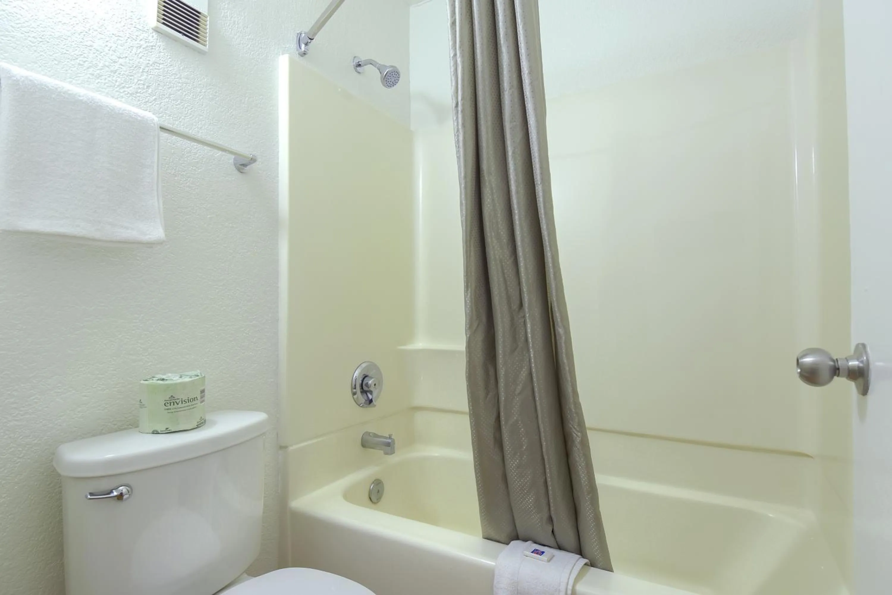 Shower in Motel 6 Las Vegas, NV – I-15 Stadium
