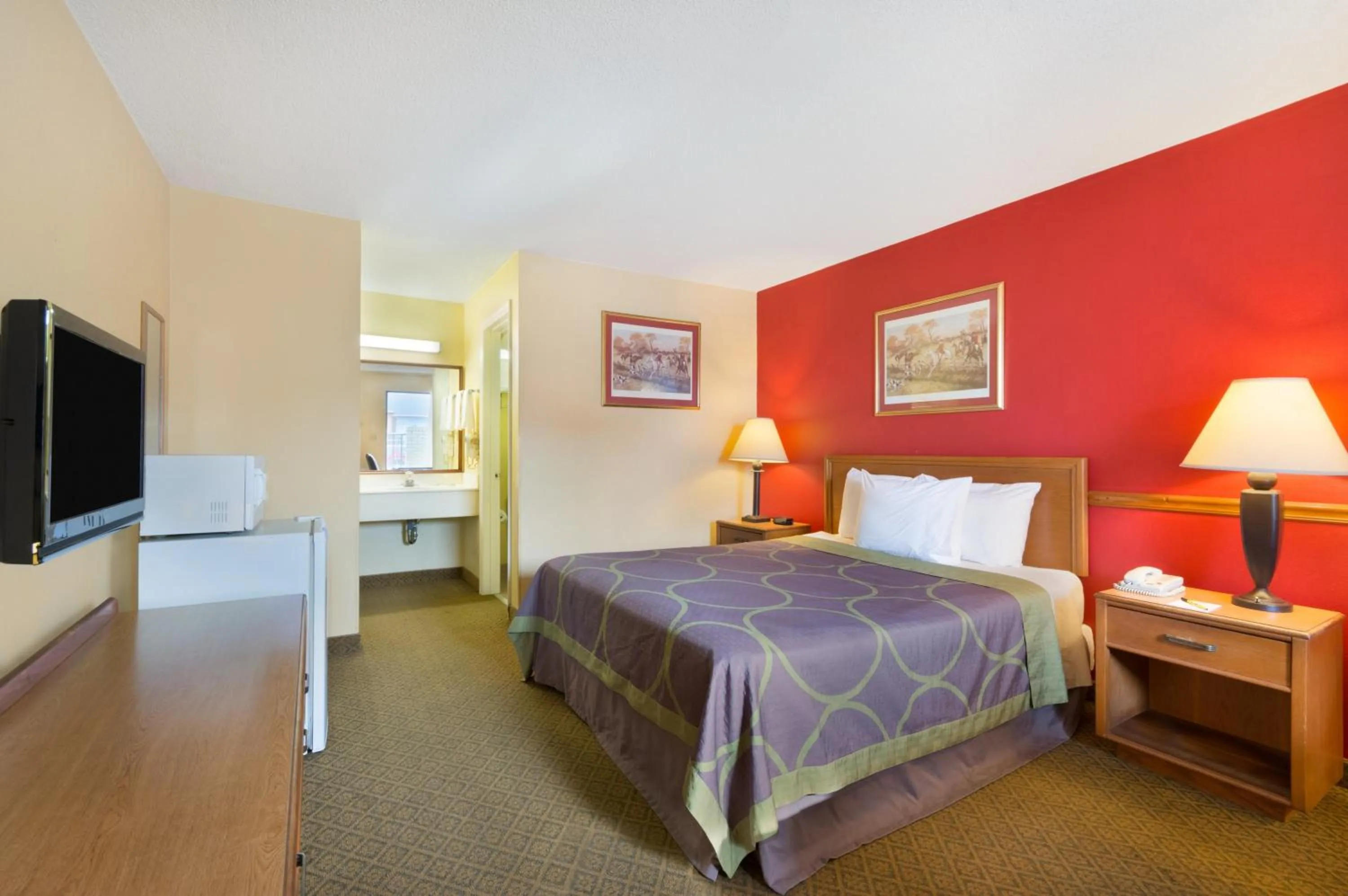 Bedroom, Bed in Super 8 by Wyndham Lancaster