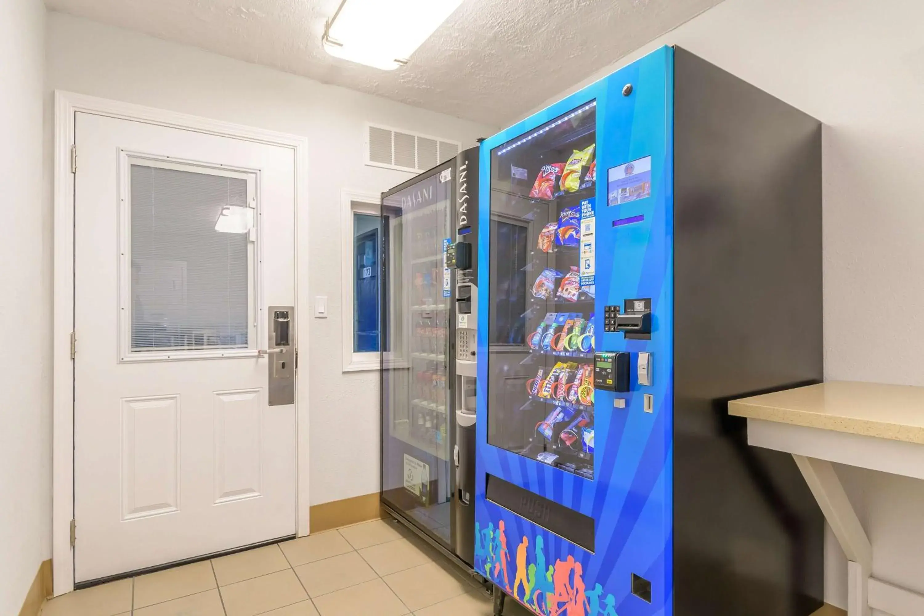 Property building in Motel 6 Hayward, CA- Silicon Valley Gateway Property building in Motel 6 Hayward, CA- Silicon Valley Gateway