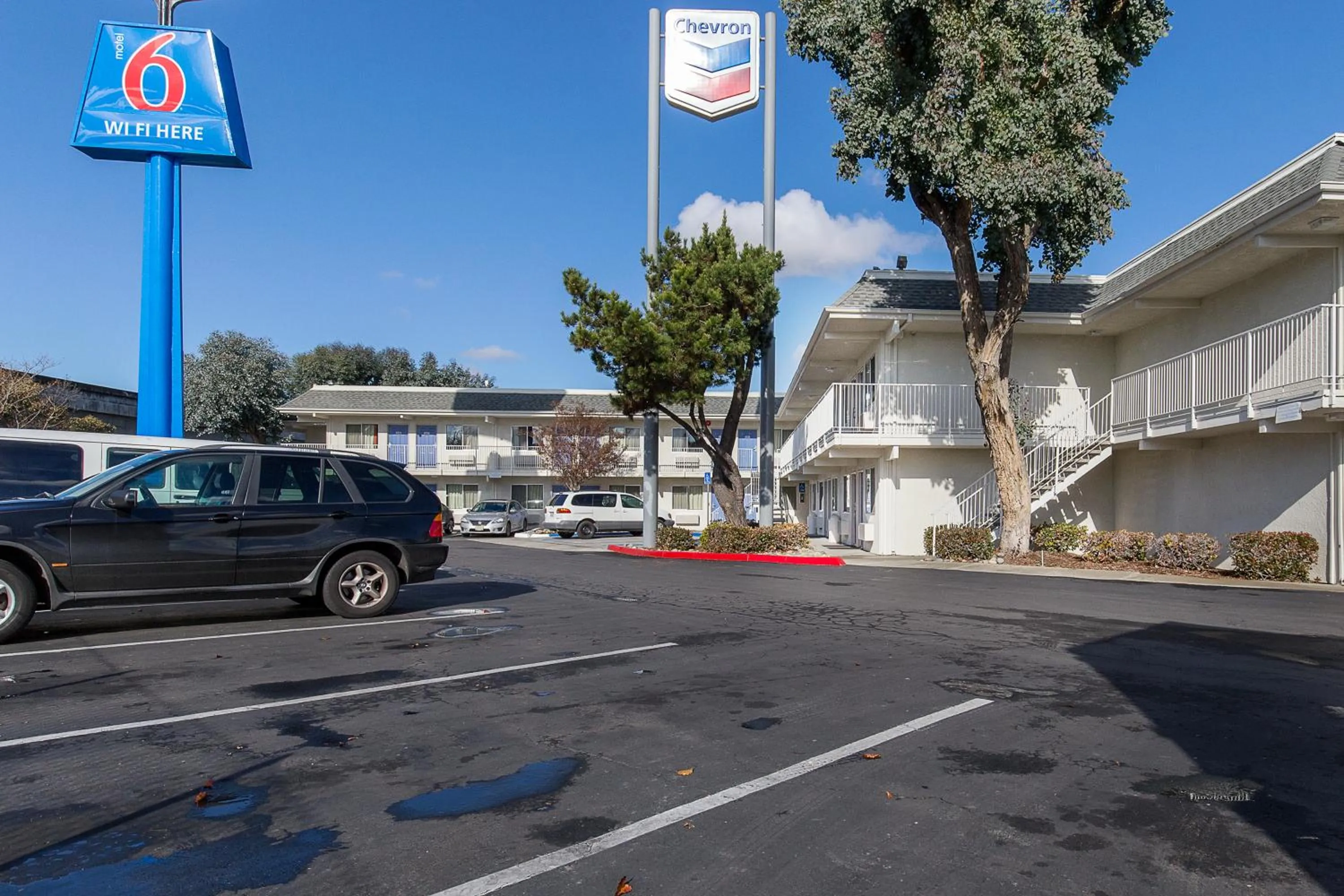 Facade/entrance in Motel 6 Hayward, CA- Silicon Valley Gateway