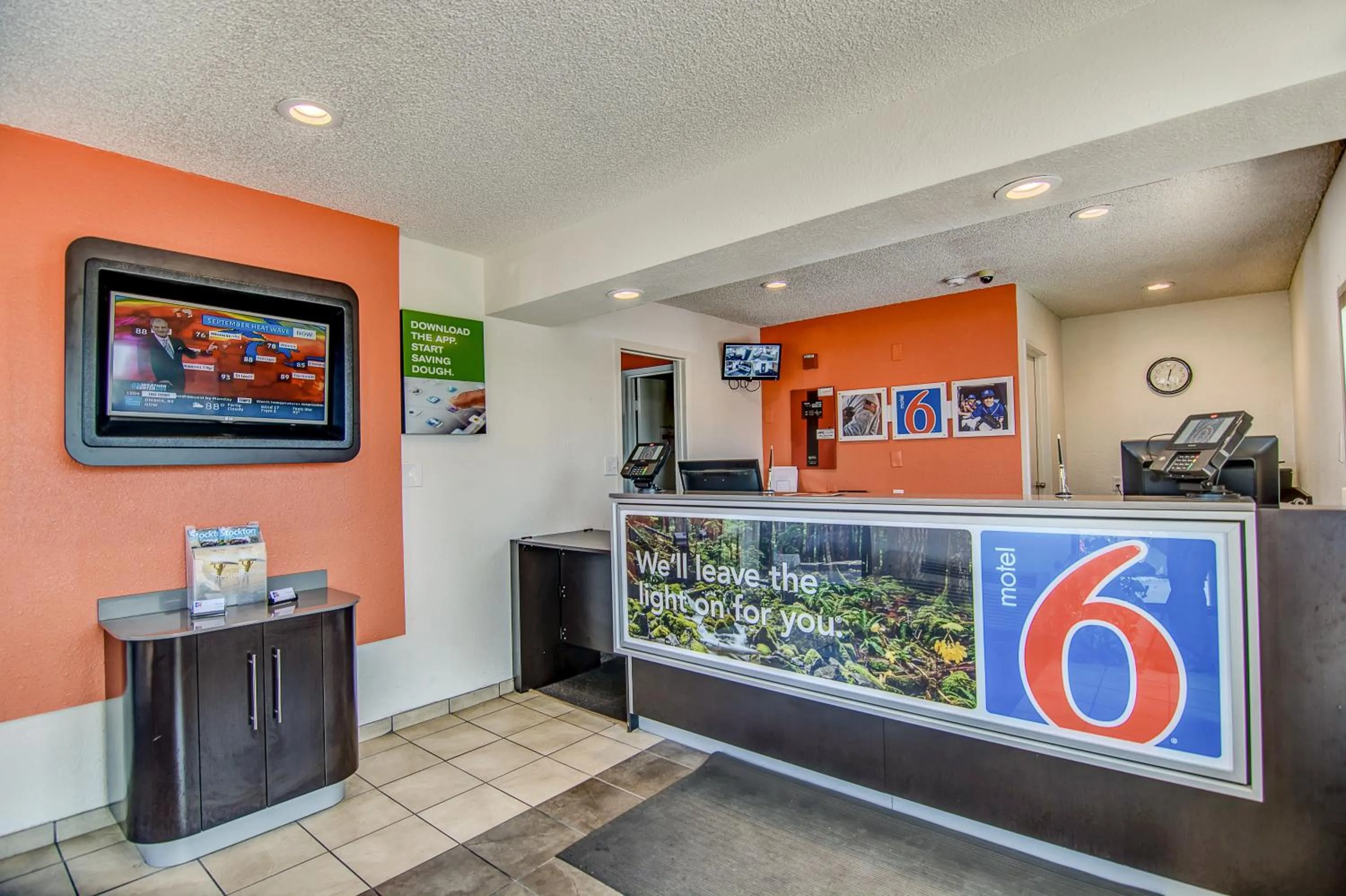 Lobby or reception in Motel 6-Stockton, CA - Charter Way West