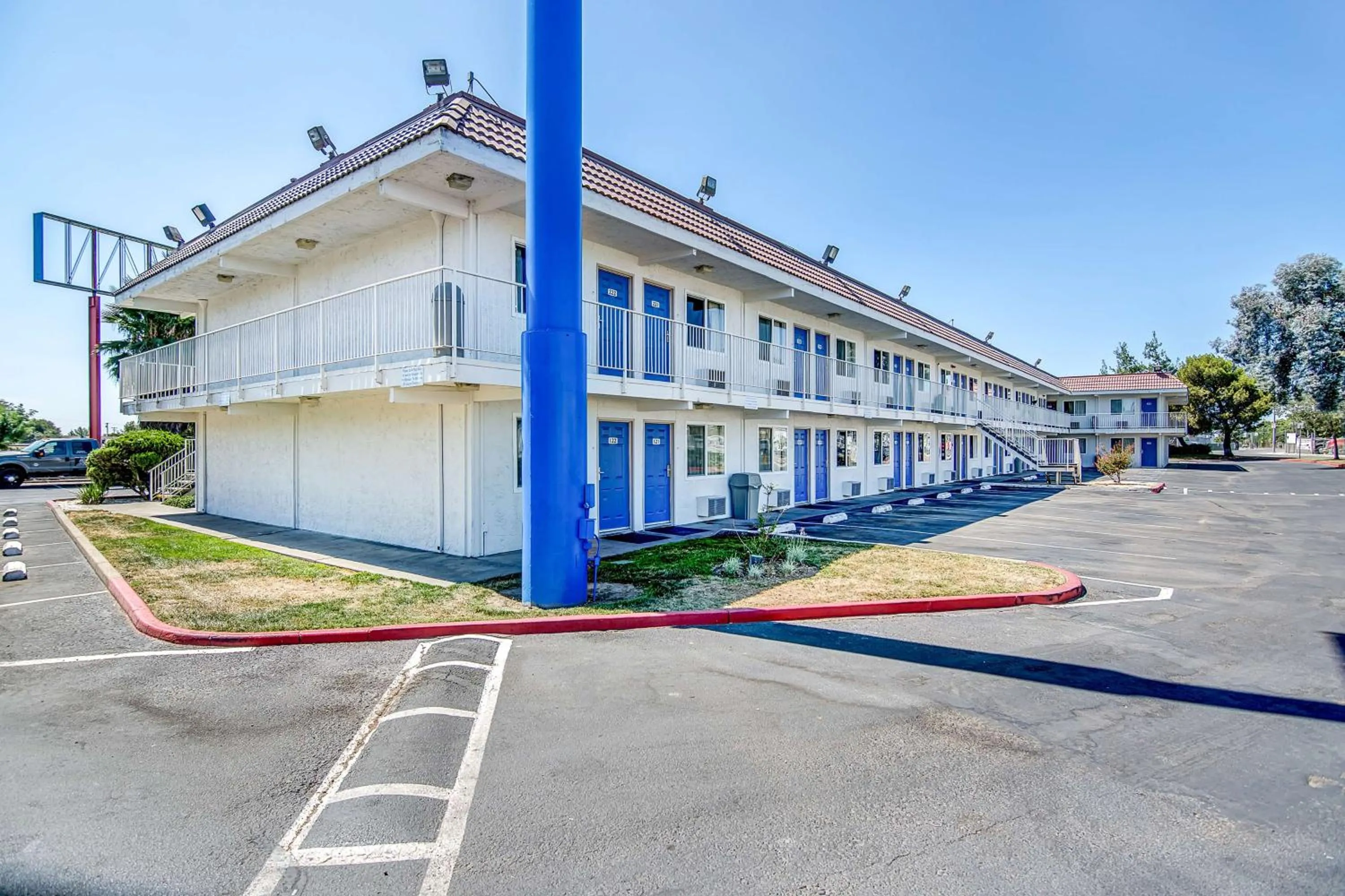 Property building in Motel 6-Stockton, CA - Charter Way West
