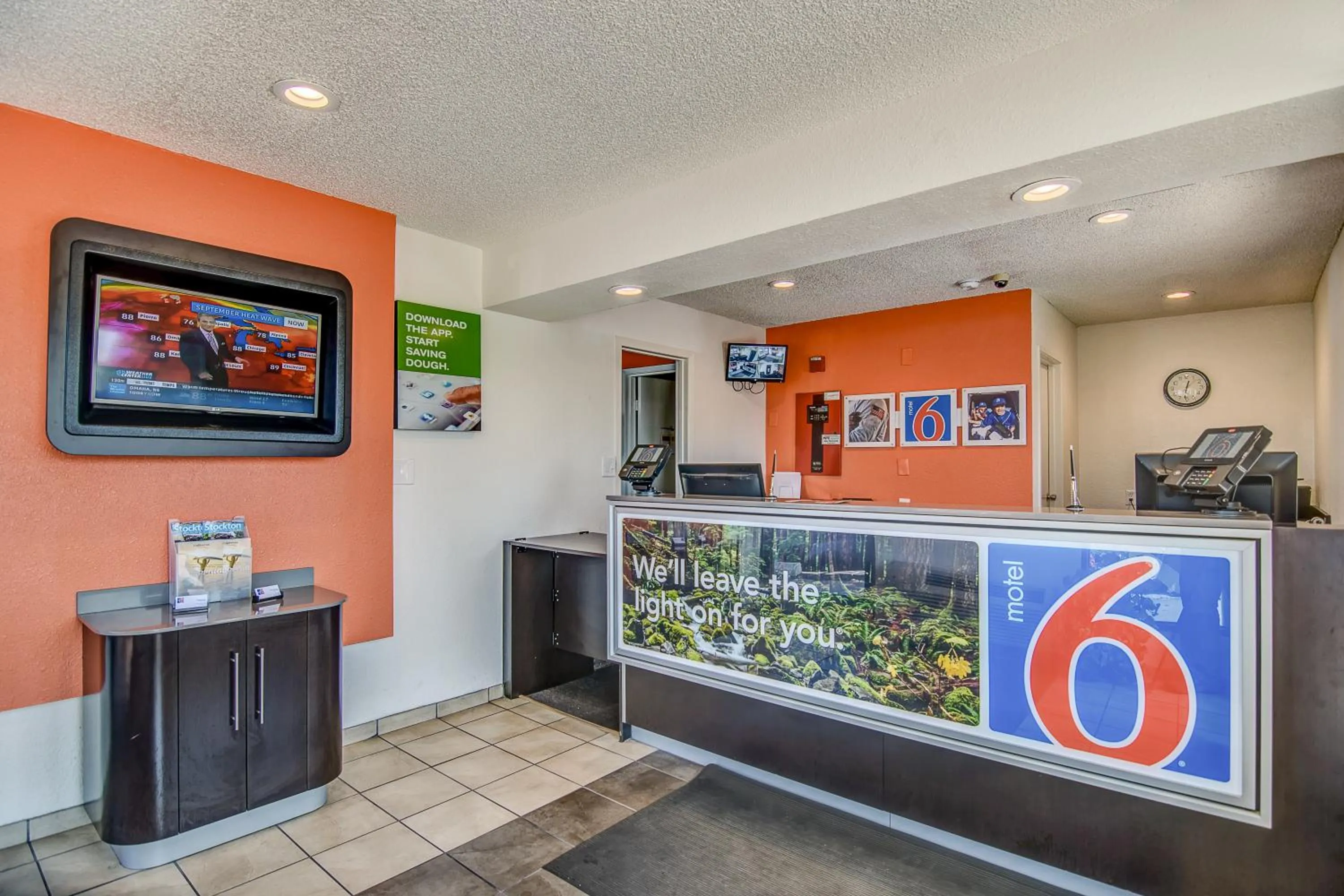 Lobby or reception in Motel 6-Stockton, CA - Charter Way West