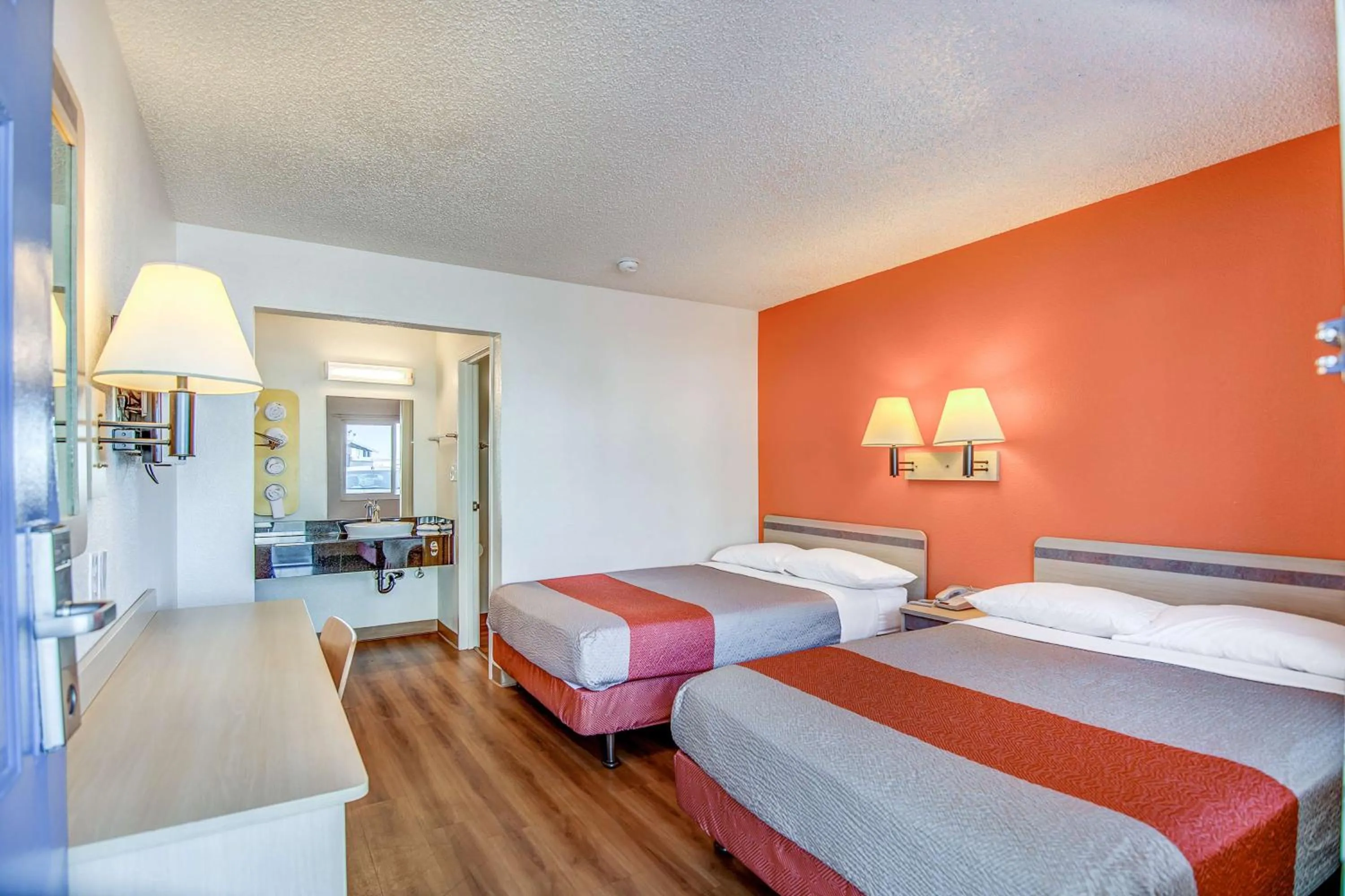 TV and multimedia, Bed in Motel 6-Stockton, CA - Charter Way West