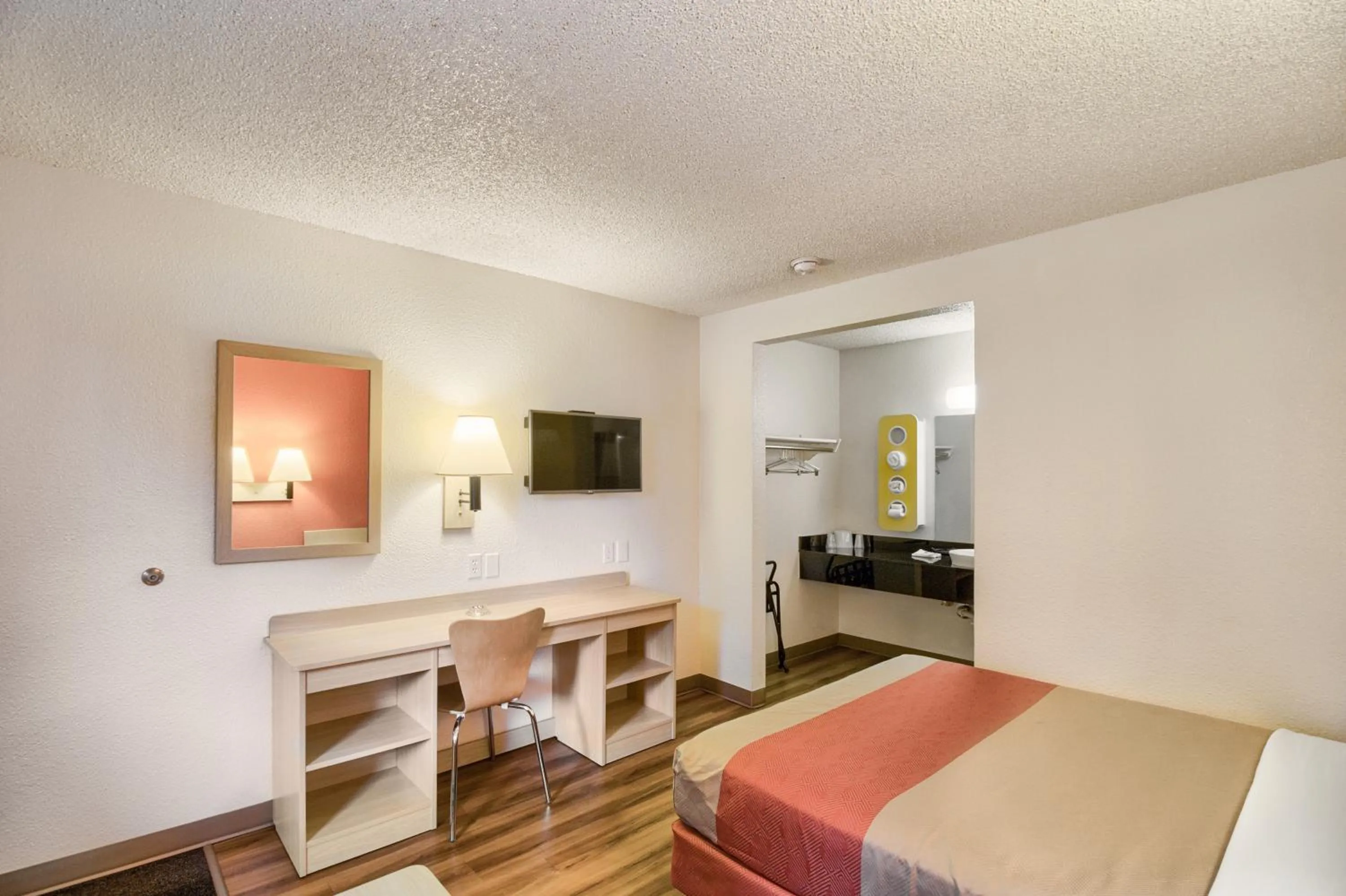 Day, Bed in Motel 6-Everett, WA - South