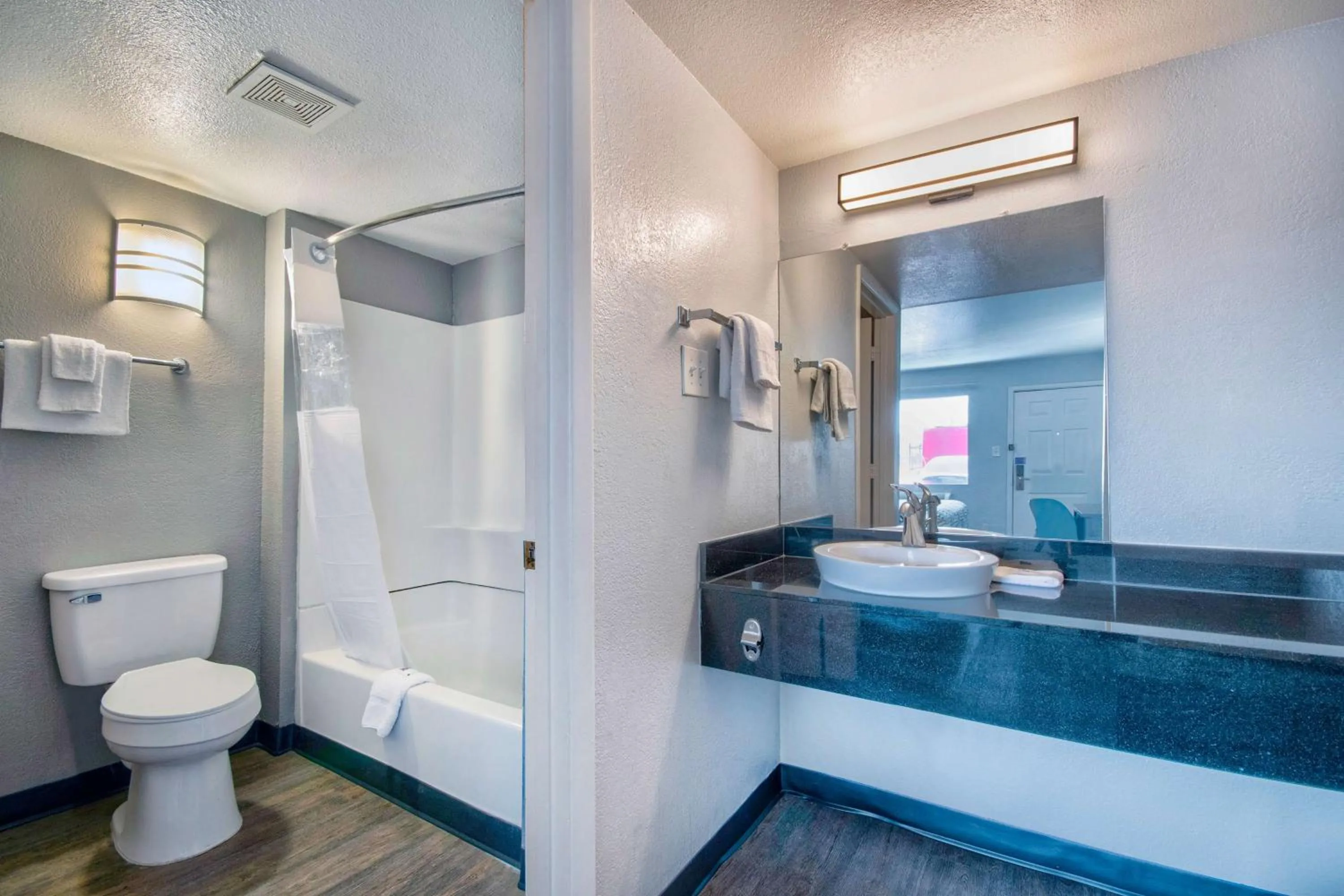 Bathroom in Motel 6-Albuquerque, NM - Carlisle