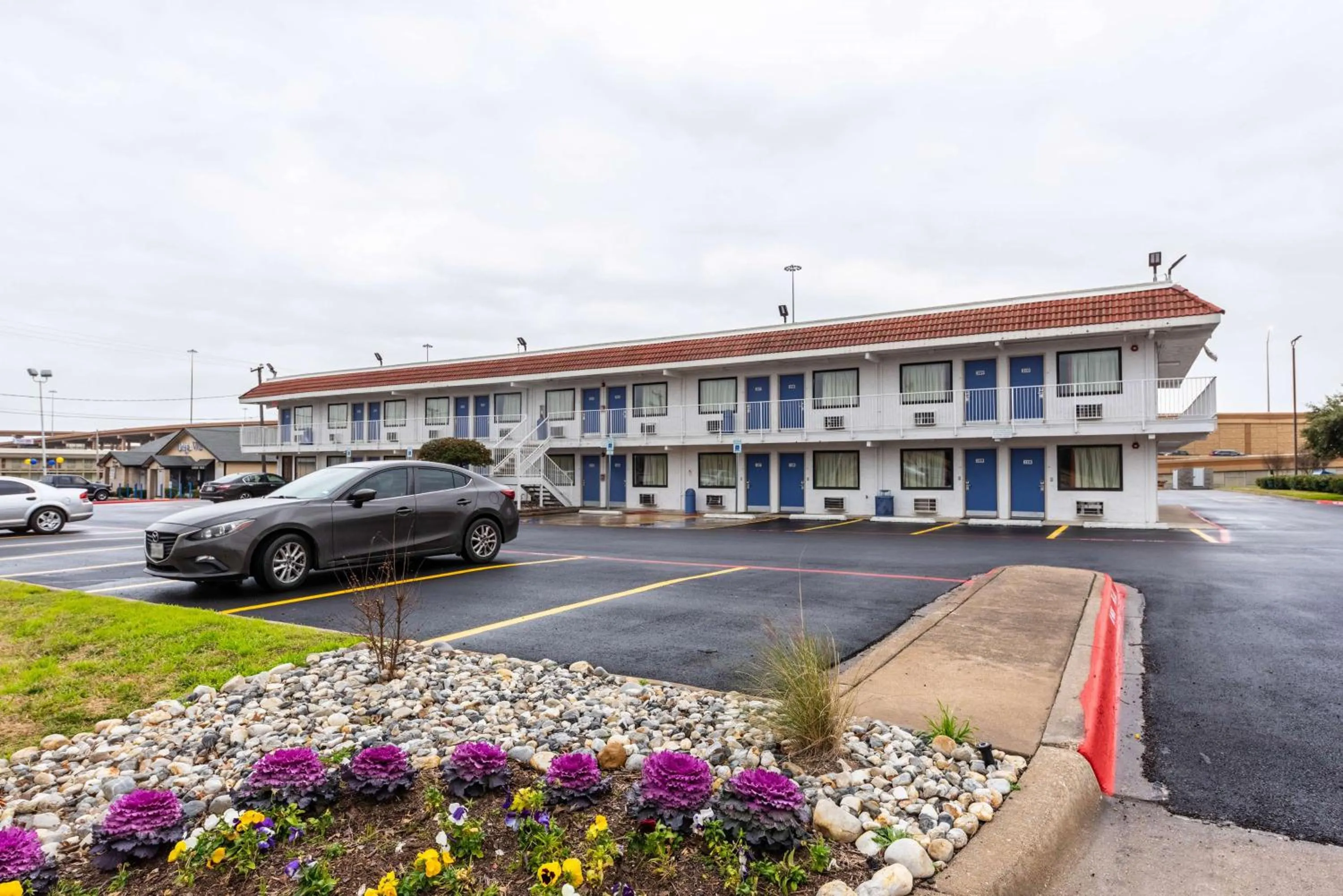 Property building in Motel 6-North Richland Hills, TX